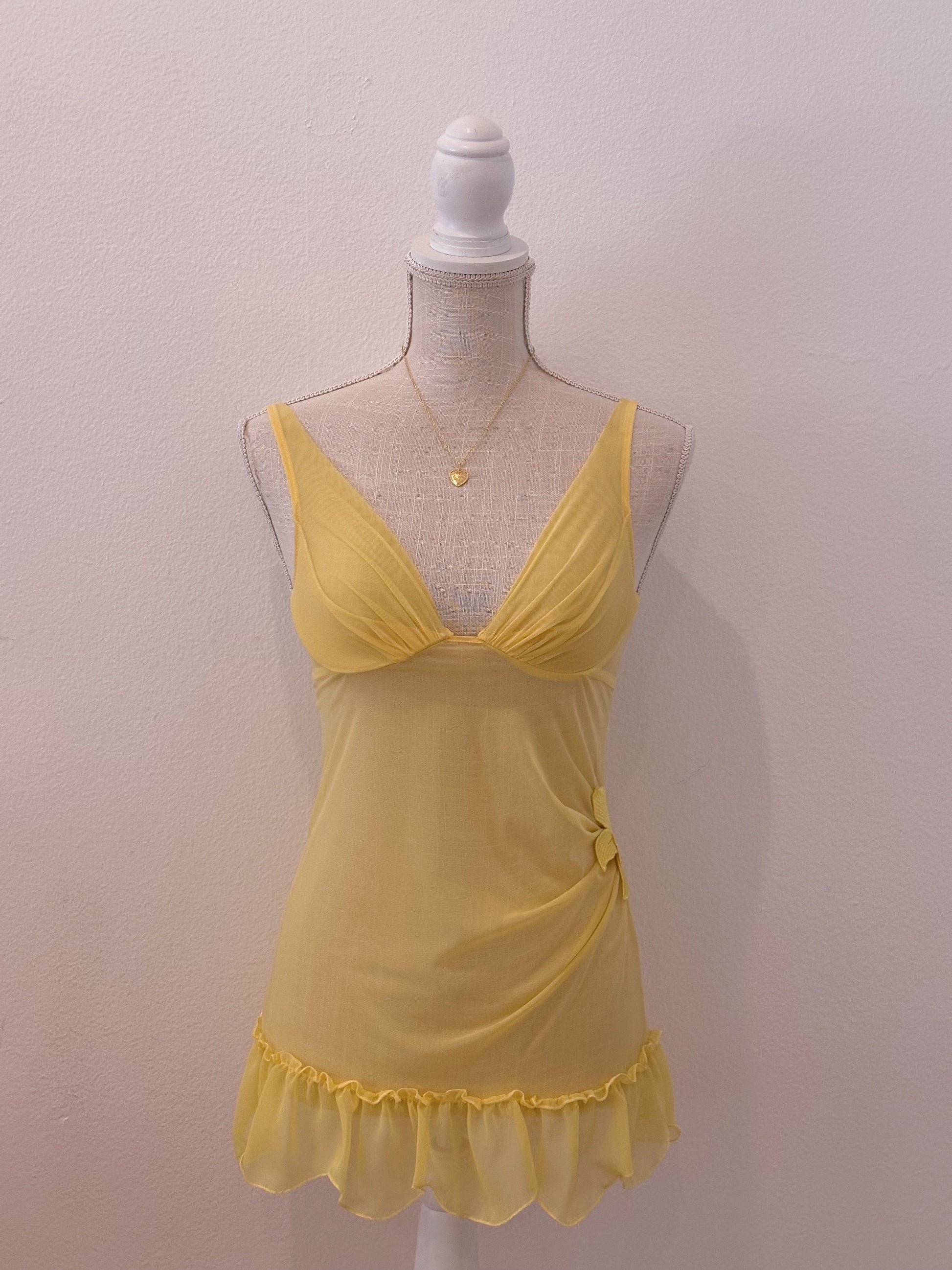 Victoria's Secret vintage yellow three-piece set Size: 34 B