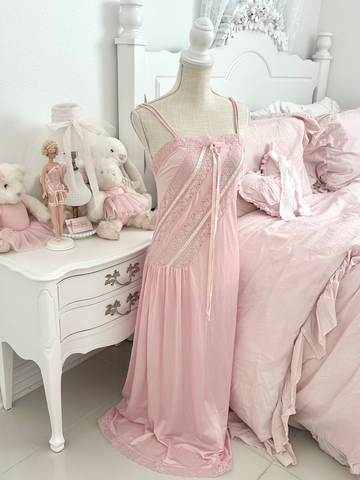 Vintage Gilead 1970s Pink Lace Ribbon Maxi Nightgown Petite/ S
