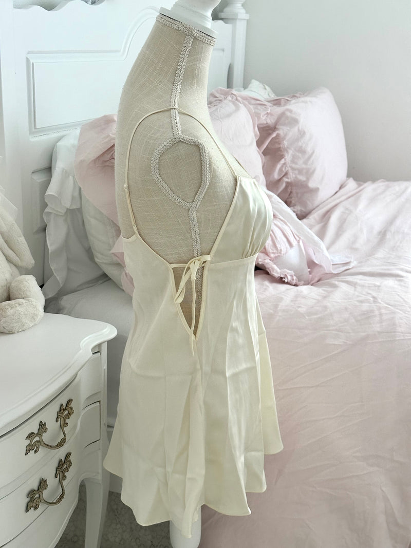 Vintage 2000 Victoria’s Secret 100% Silk Ivory Babydoll Dress Size: XS