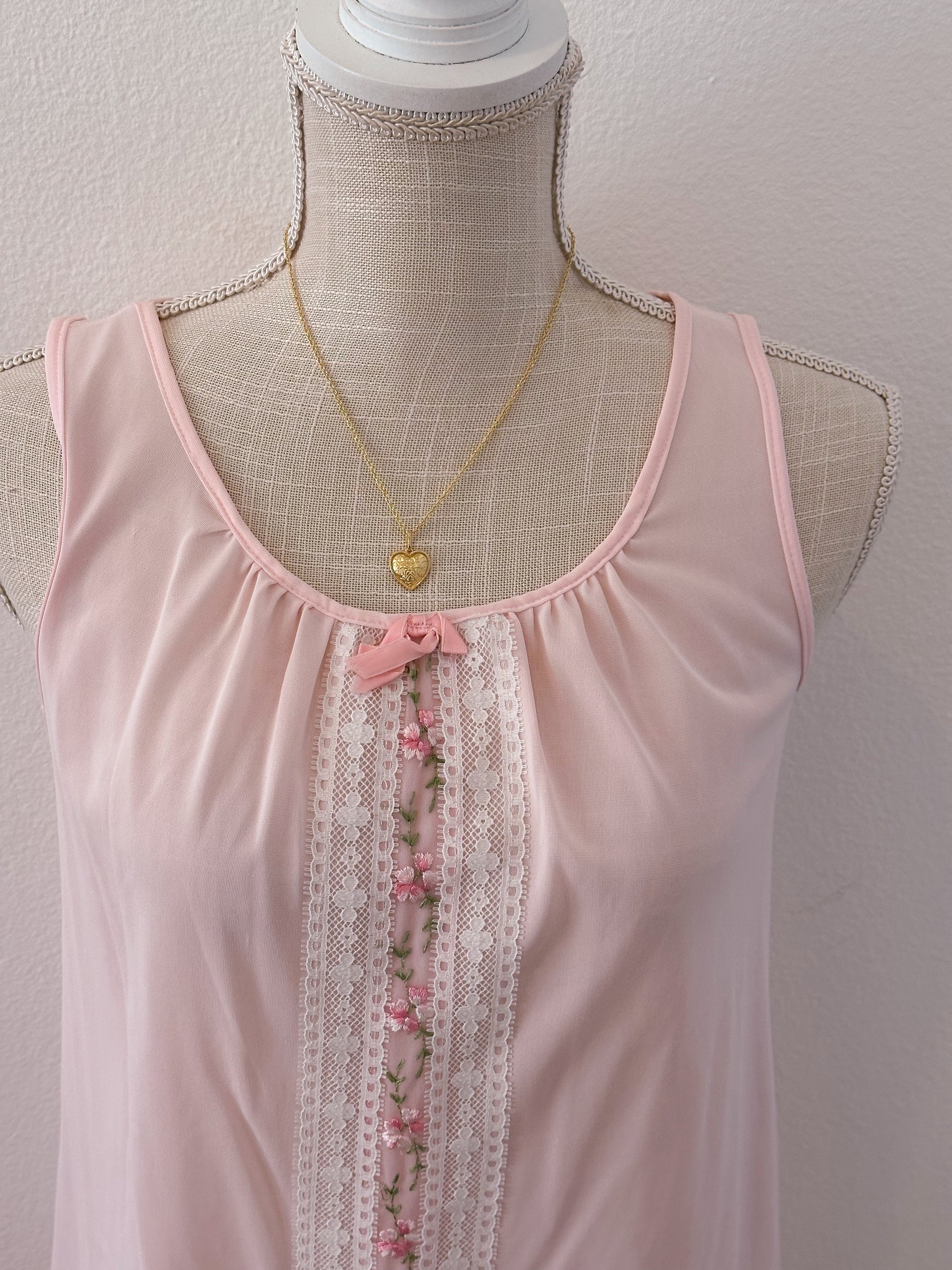 Authentic 1950s vintage pink nightgown dress Size: S