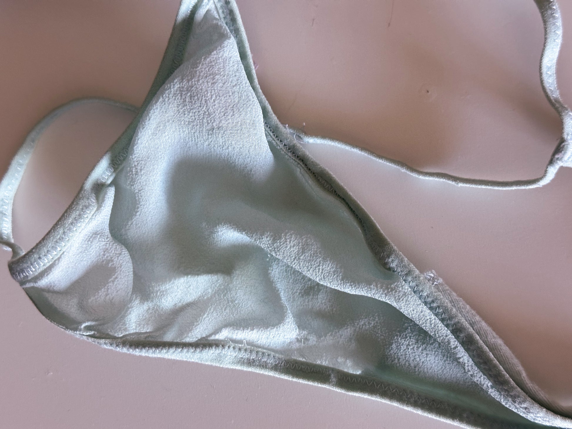 Vintage 2 piece victoria's Secret cami top and thong set size: XS￼