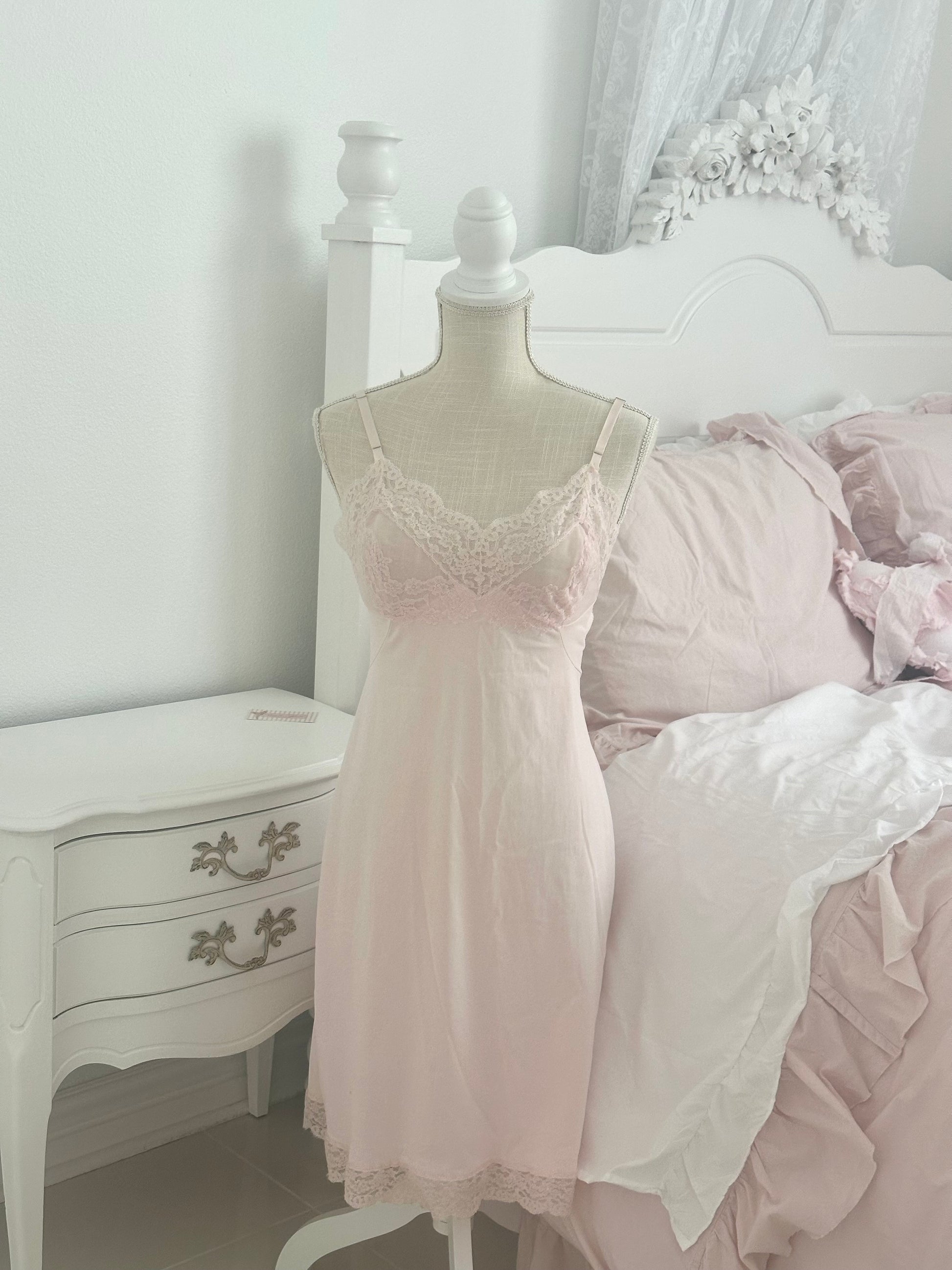 Vintage 1970s Pink Lace Slip Dress Size: XS (34A)