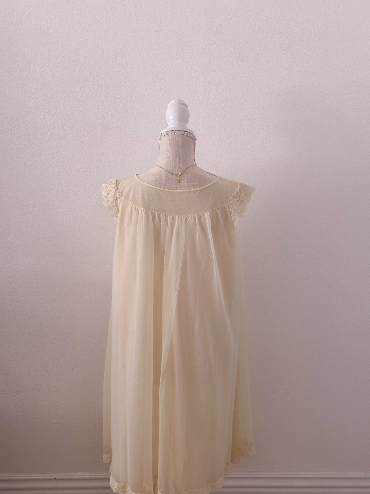 Vintage 1960s yellow peignoir nightgown slip dress size: M