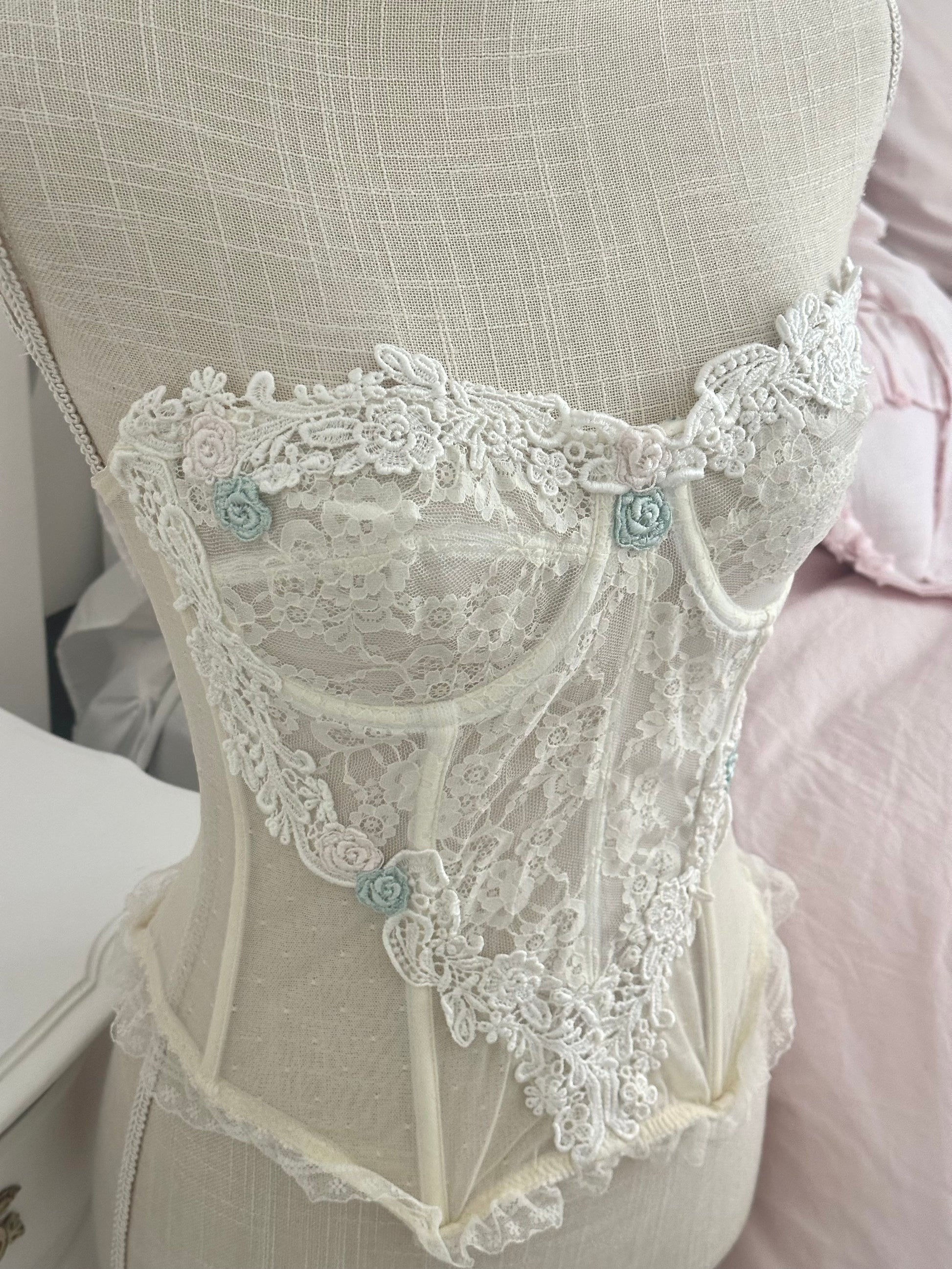 Vintage 1980s Victoria’s Secret White & Blue Floral Sheer Corset Top Size: 36