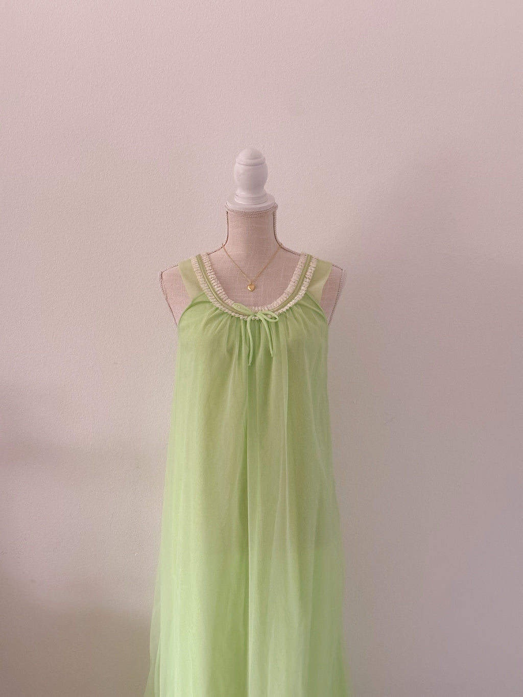 Vintage 1960's peignoir green Sabrina Carpenter dress size: S