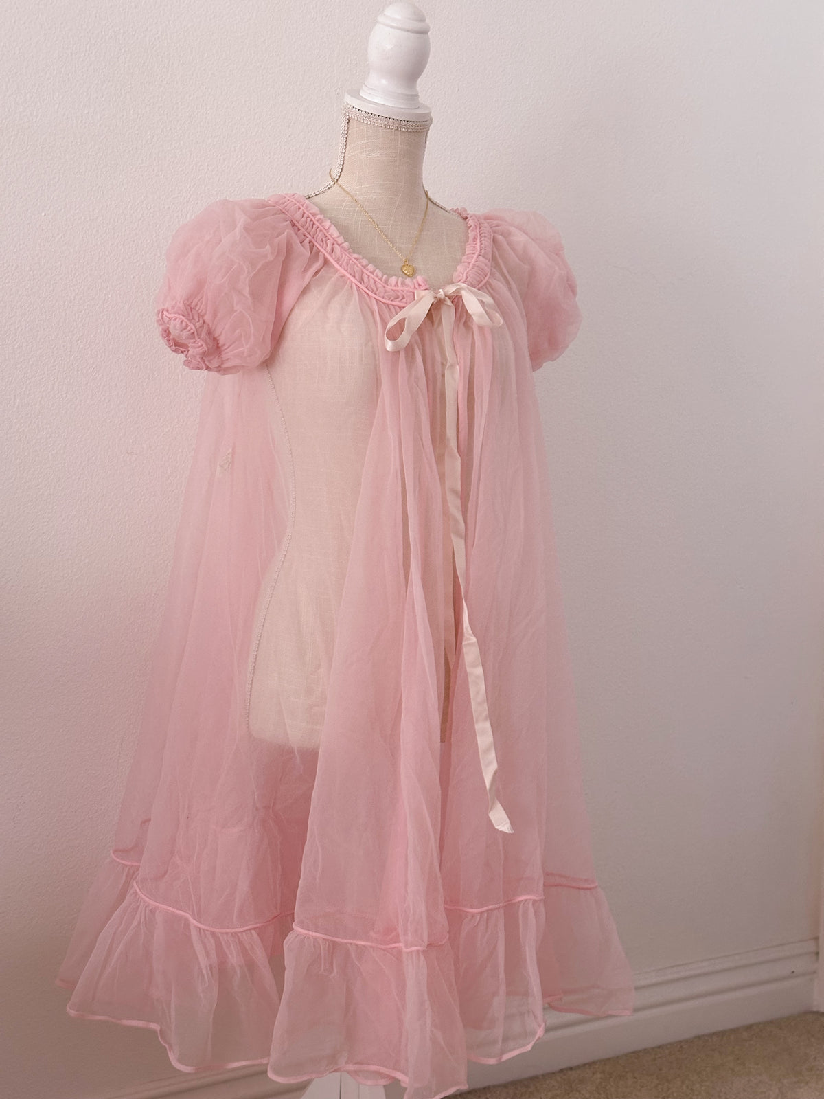 Vintage 1950s peignoir robe