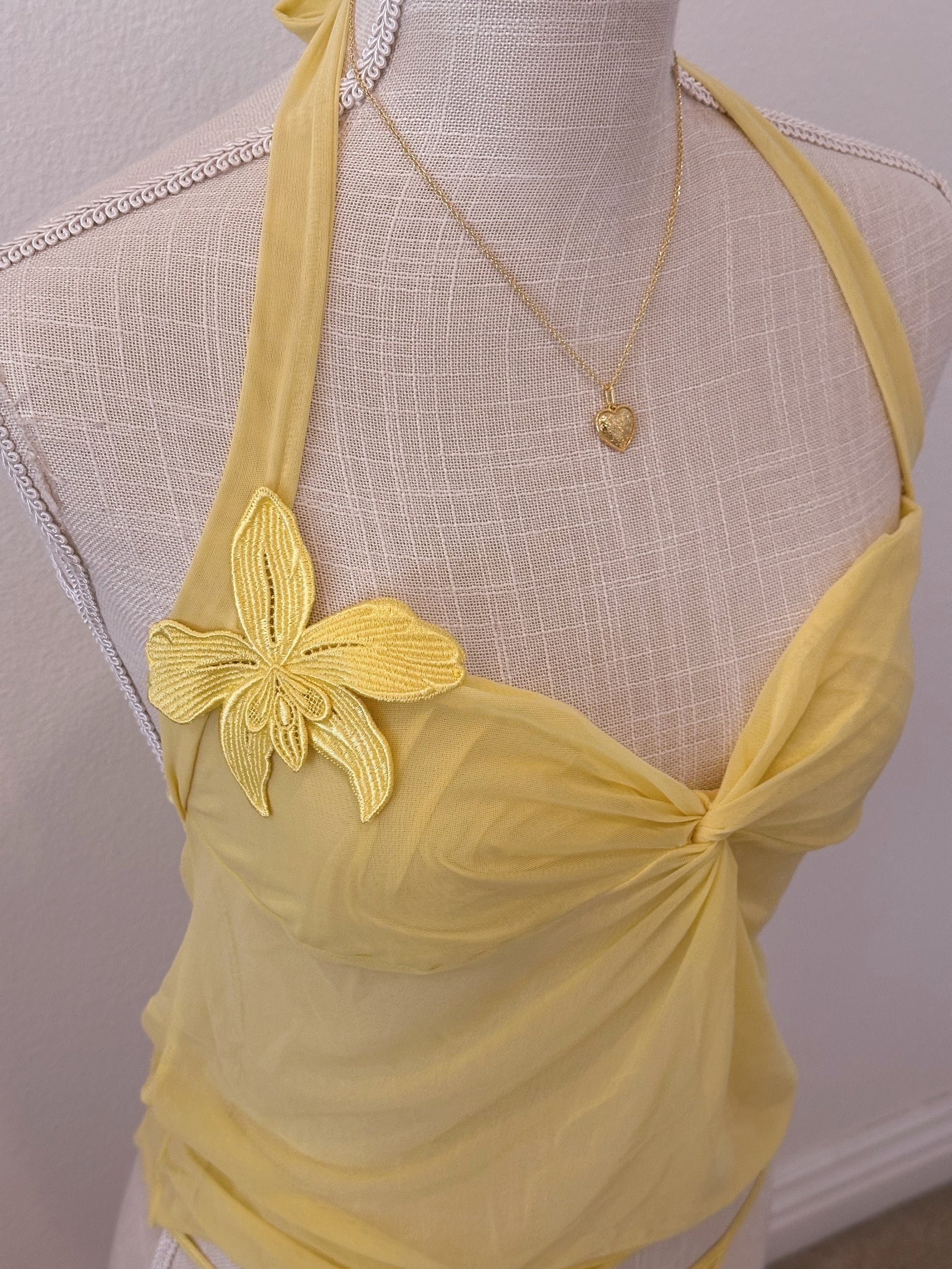 Victoria's Secret vintage yellow three-piece set Size: 34 B