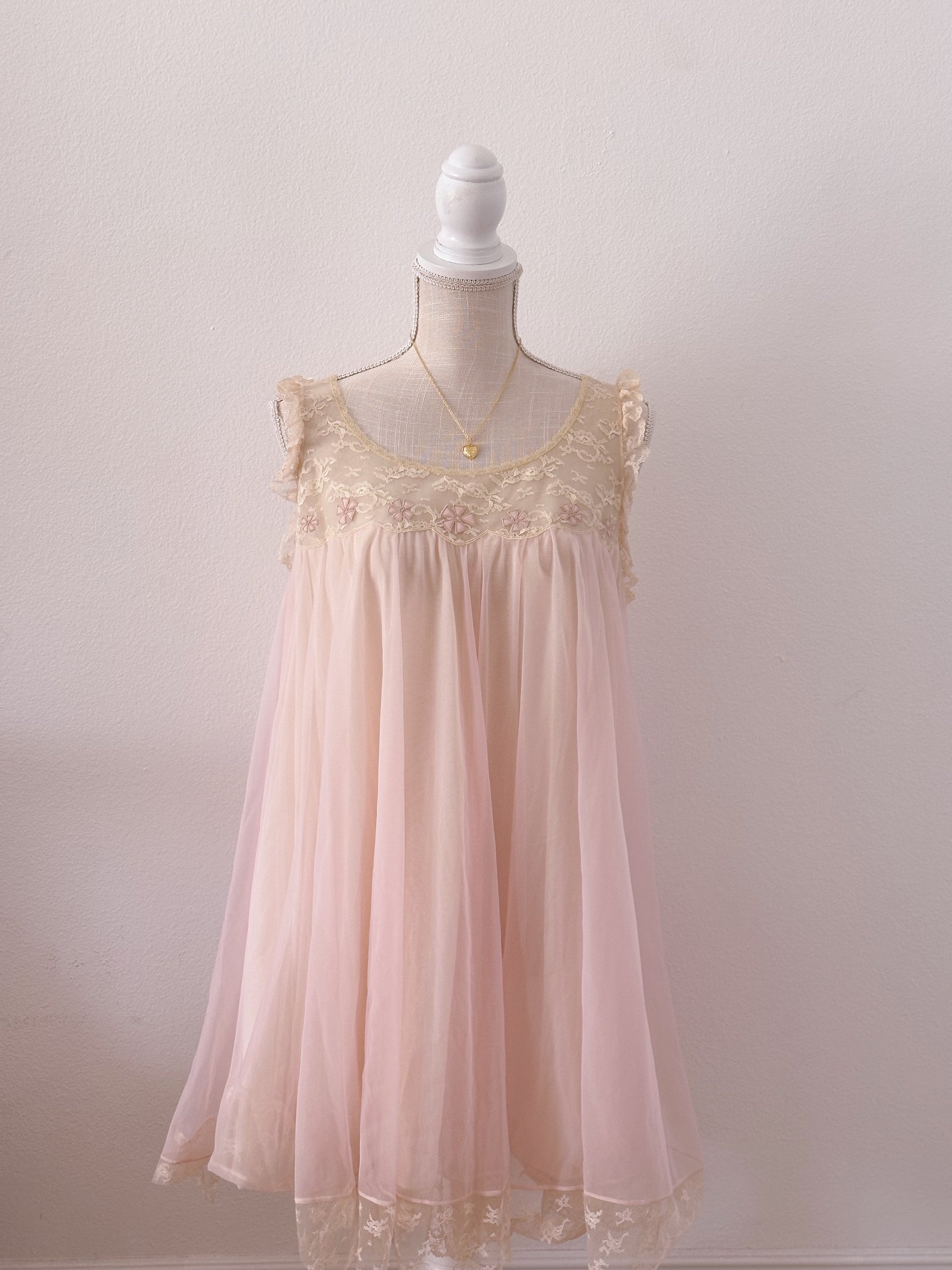 Vintage 1960s Saks Fifth Avenue peignoir pink robe and babydoll dress set size: Small