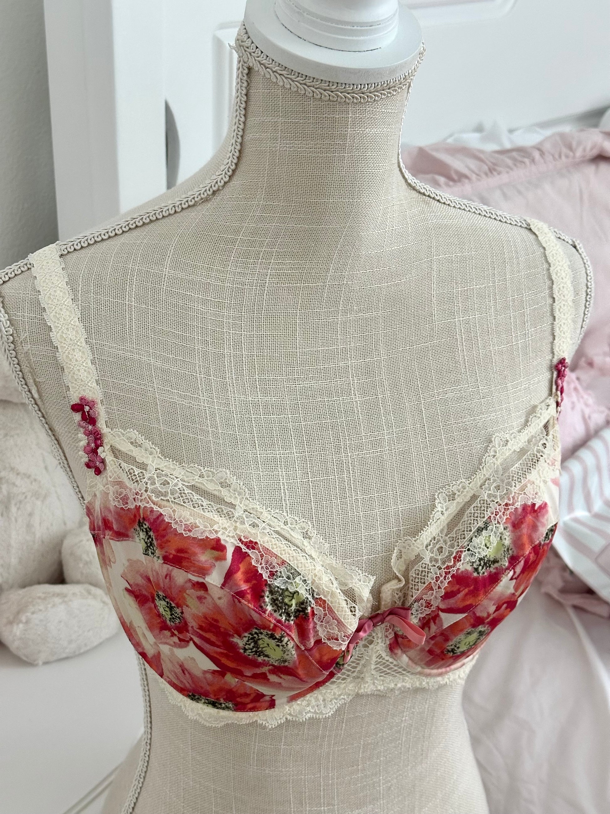 Vintage Y2K Lejaby Floral Bra Size: 36D