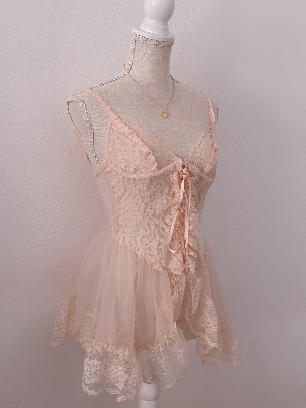 Vintage Fredrick's of Hollywood peach babydoll sheer nightgown slip dress size: S