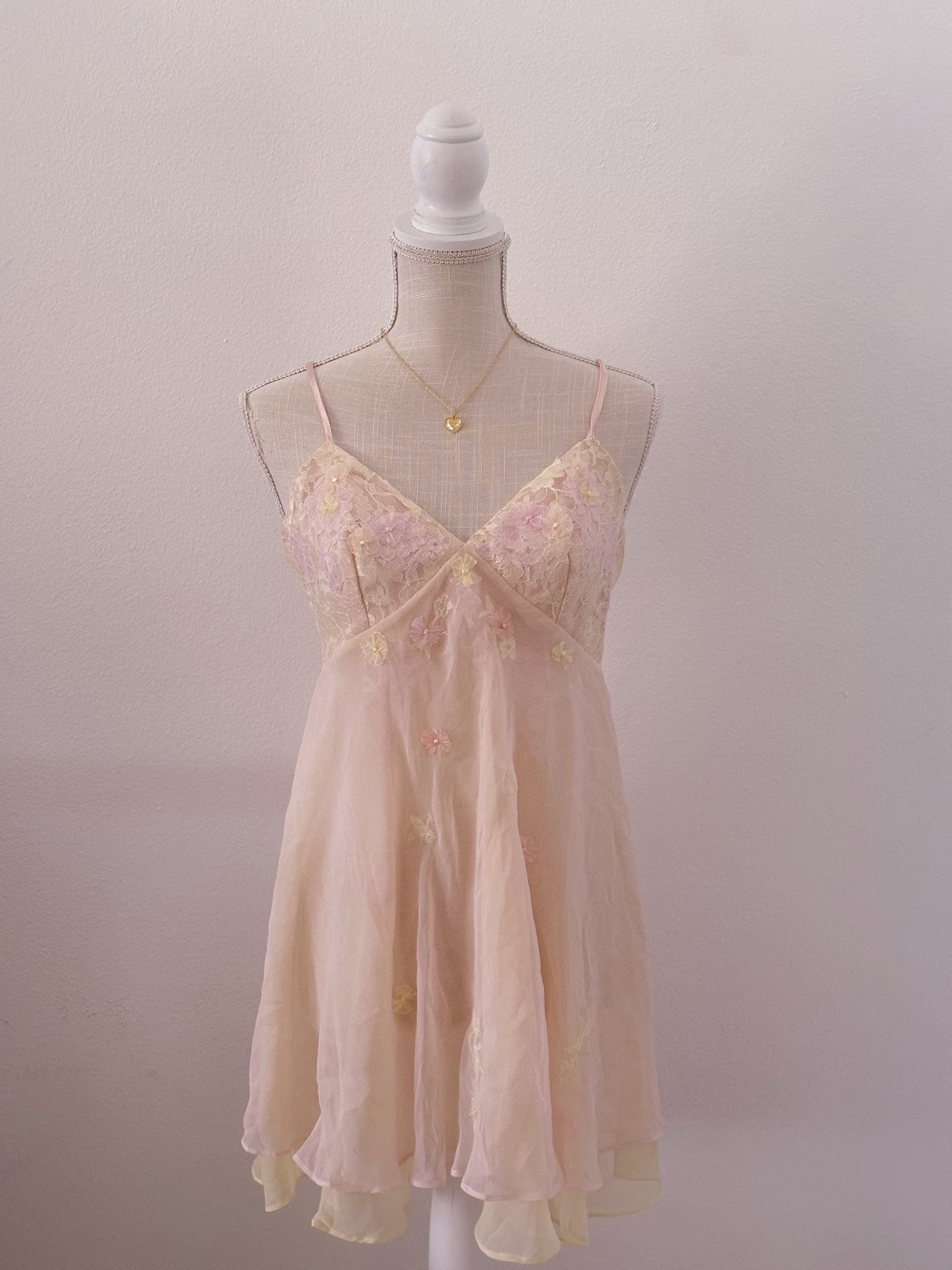 Vintage 1990s Victoria's Secret shabby chic babydoll and robe set size: S/M