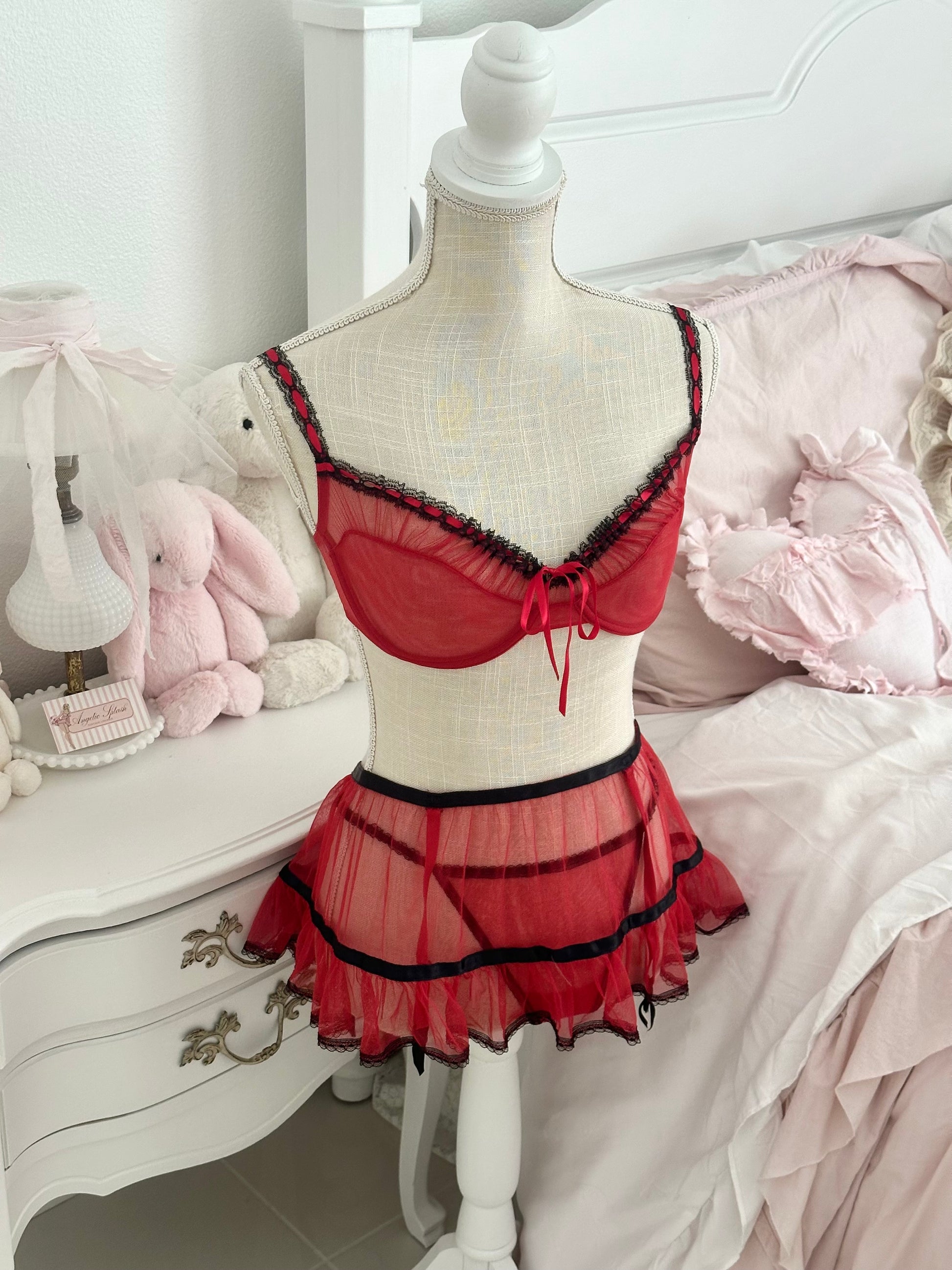 Vintage 2002 Victoria’s Secret NWT Sheer 3-Piece Lingerie Set Size: 36C/M