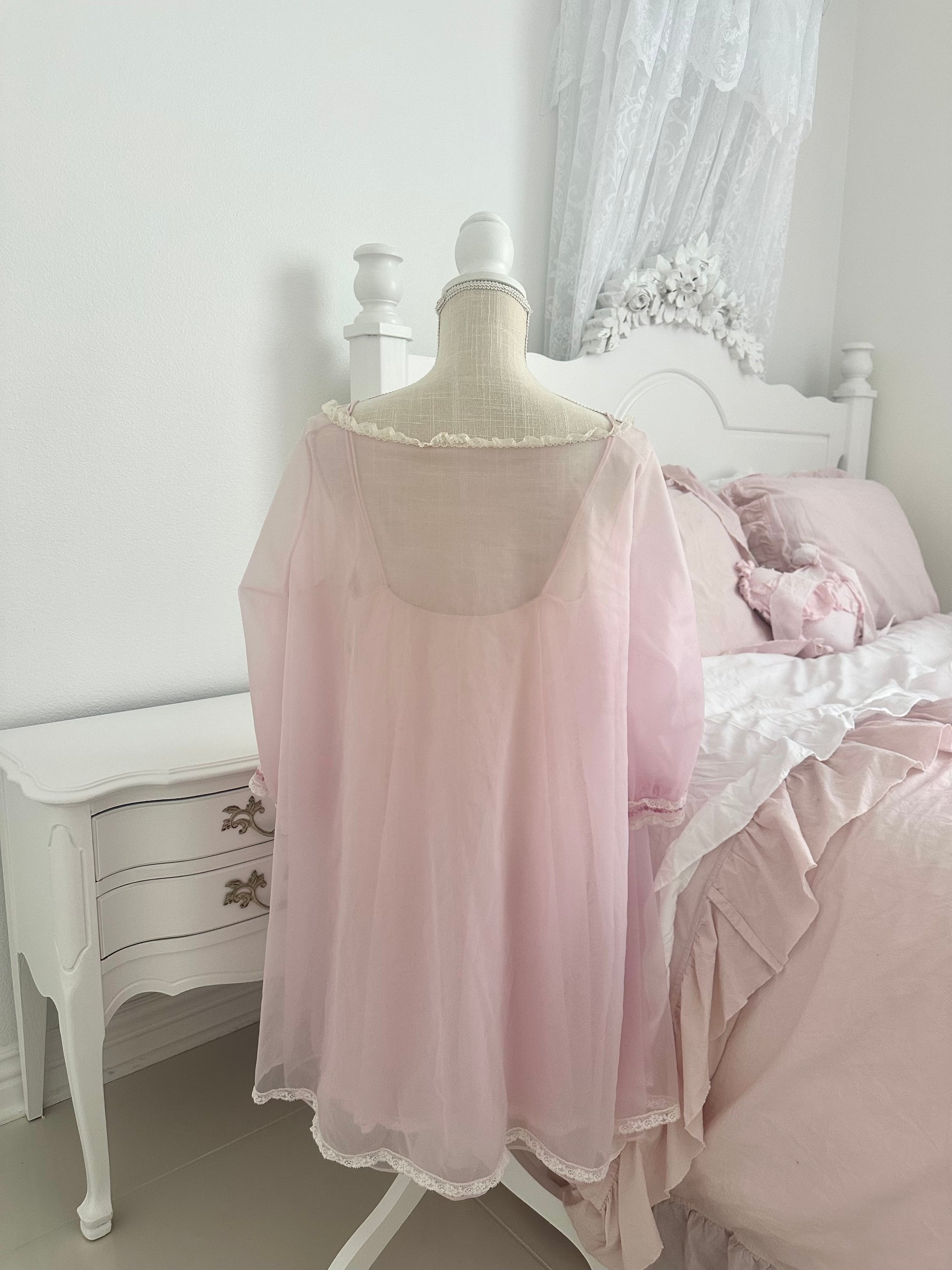 Authentic 1950s Pink Nylon Floral Nightgown & Matching Robe Set Size: S