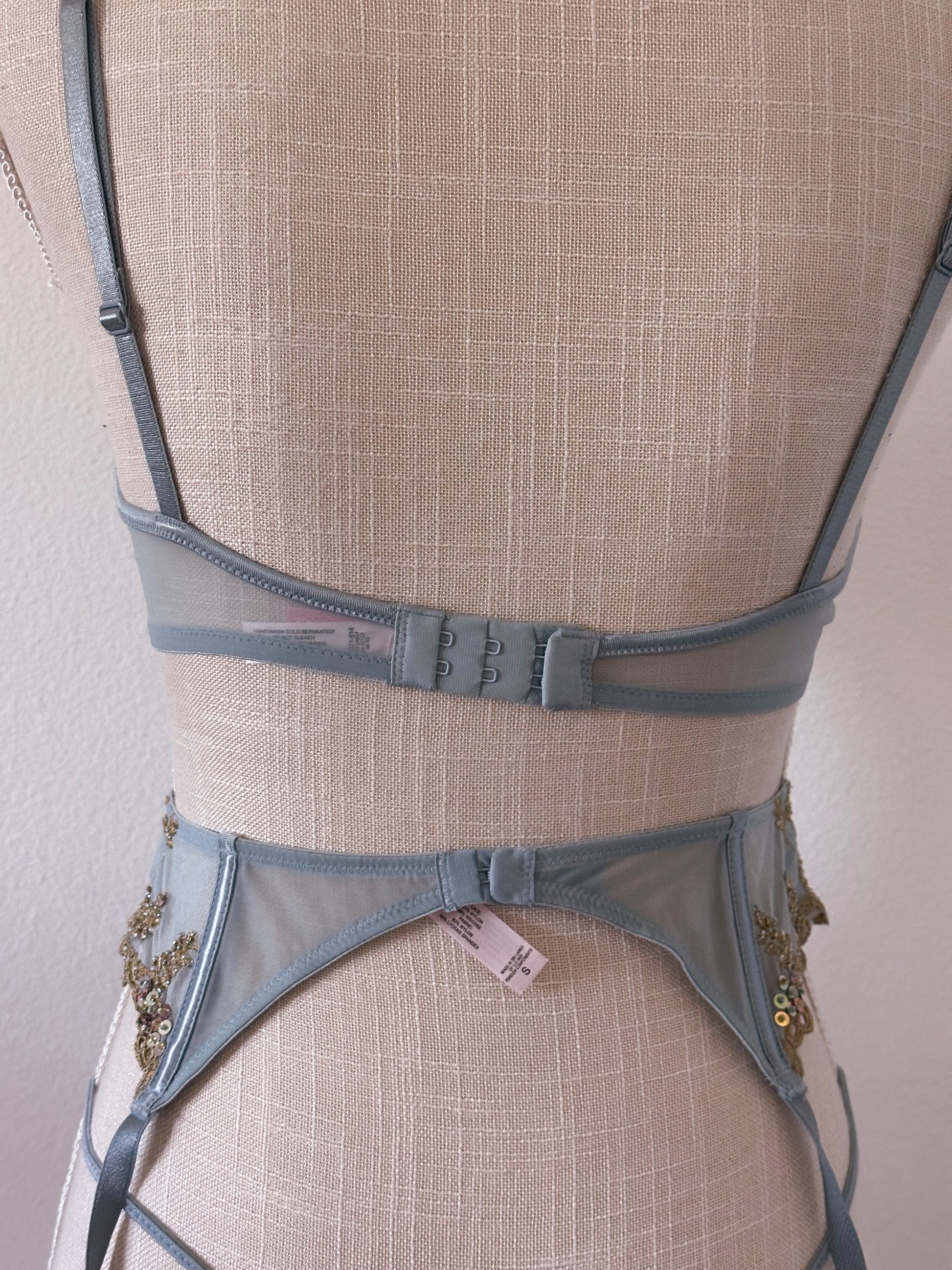 Vintage Victoria’s Secret 3-Piece Runway Set from 2003 Size: 34B / S