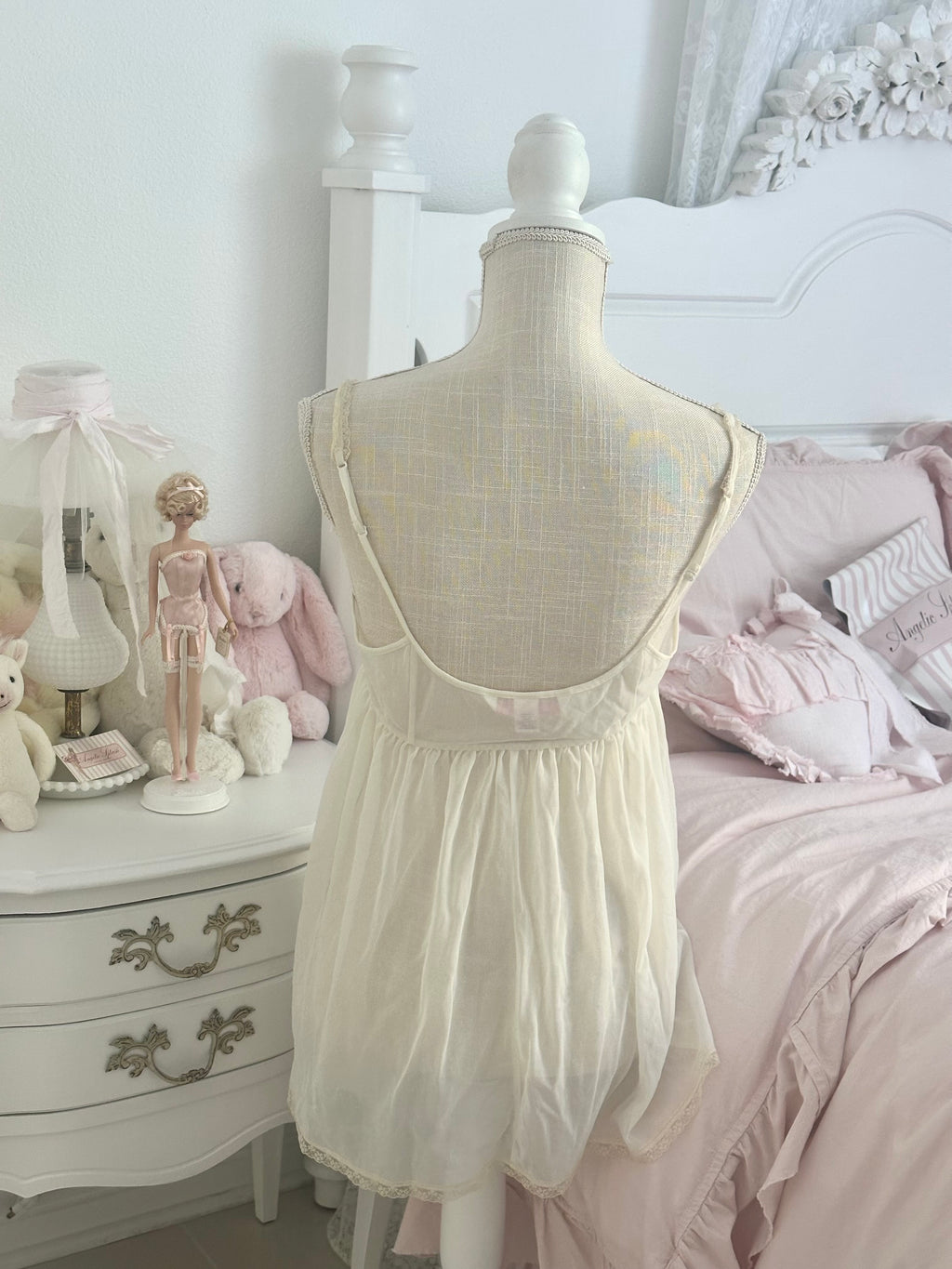 Vintage 2007 Victoria’s Secret Sheer Ivory Milkmaid Babydoll Cami Top Size: M