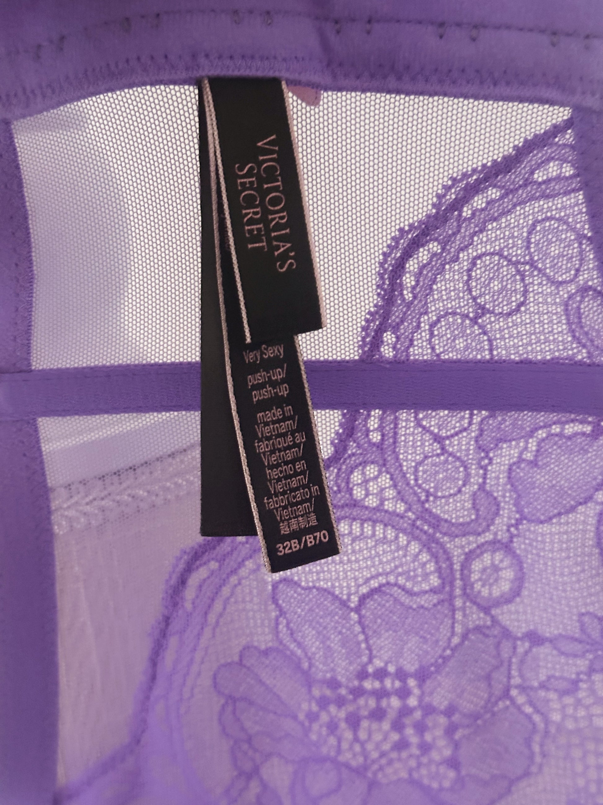 New with tags deadstock Victoria's Secret purple corset set size: 32 B/ Small