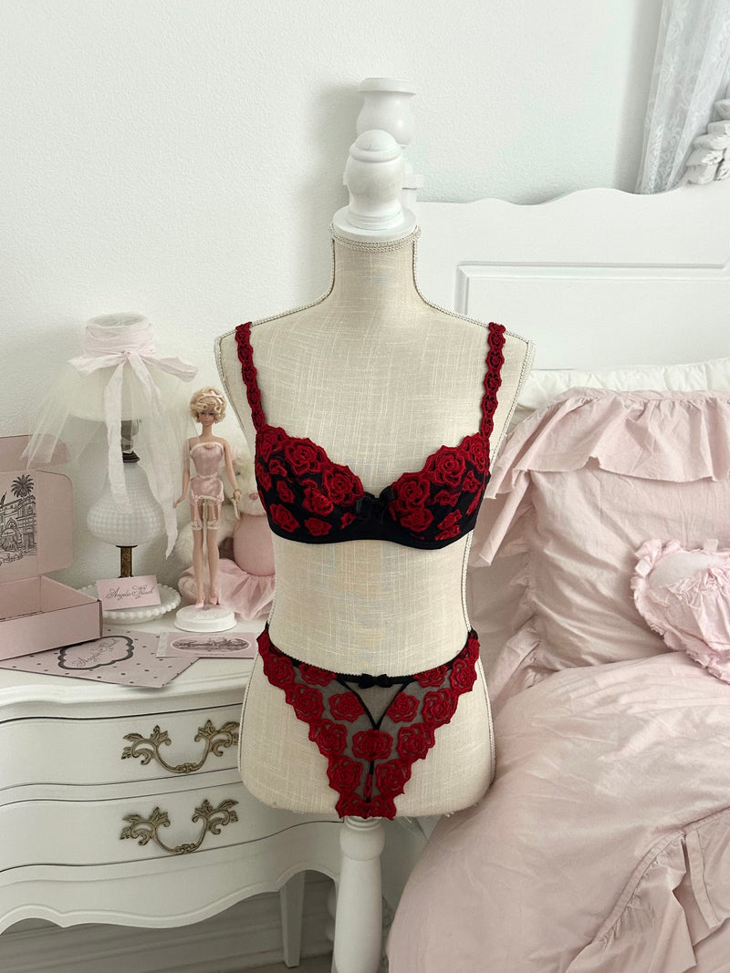 Vintage 1997 Victoria’s Secret Red Rose Embroidered Lingerie Set 34B/ Small