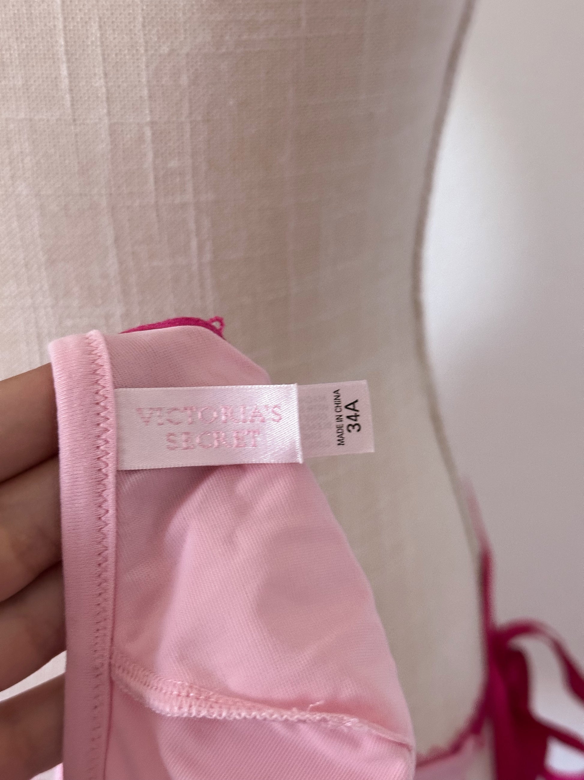 Vintage Victoria's Secret Pink 2 piece lingerie set size: 34 A / S