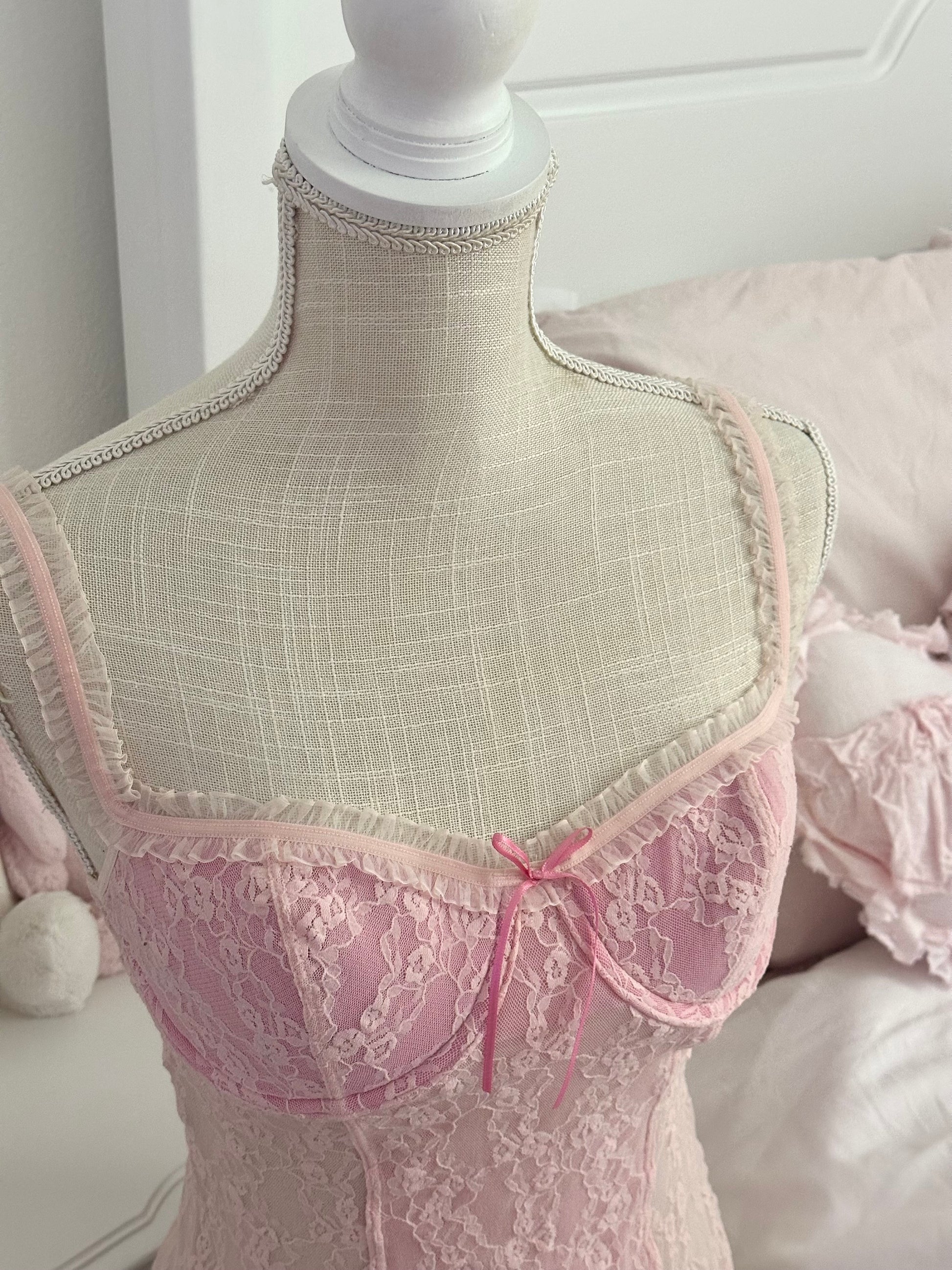 Vintage 2004 Victoria’s Secret Sydney Carlson Pink Bustier Cami Top Size: M