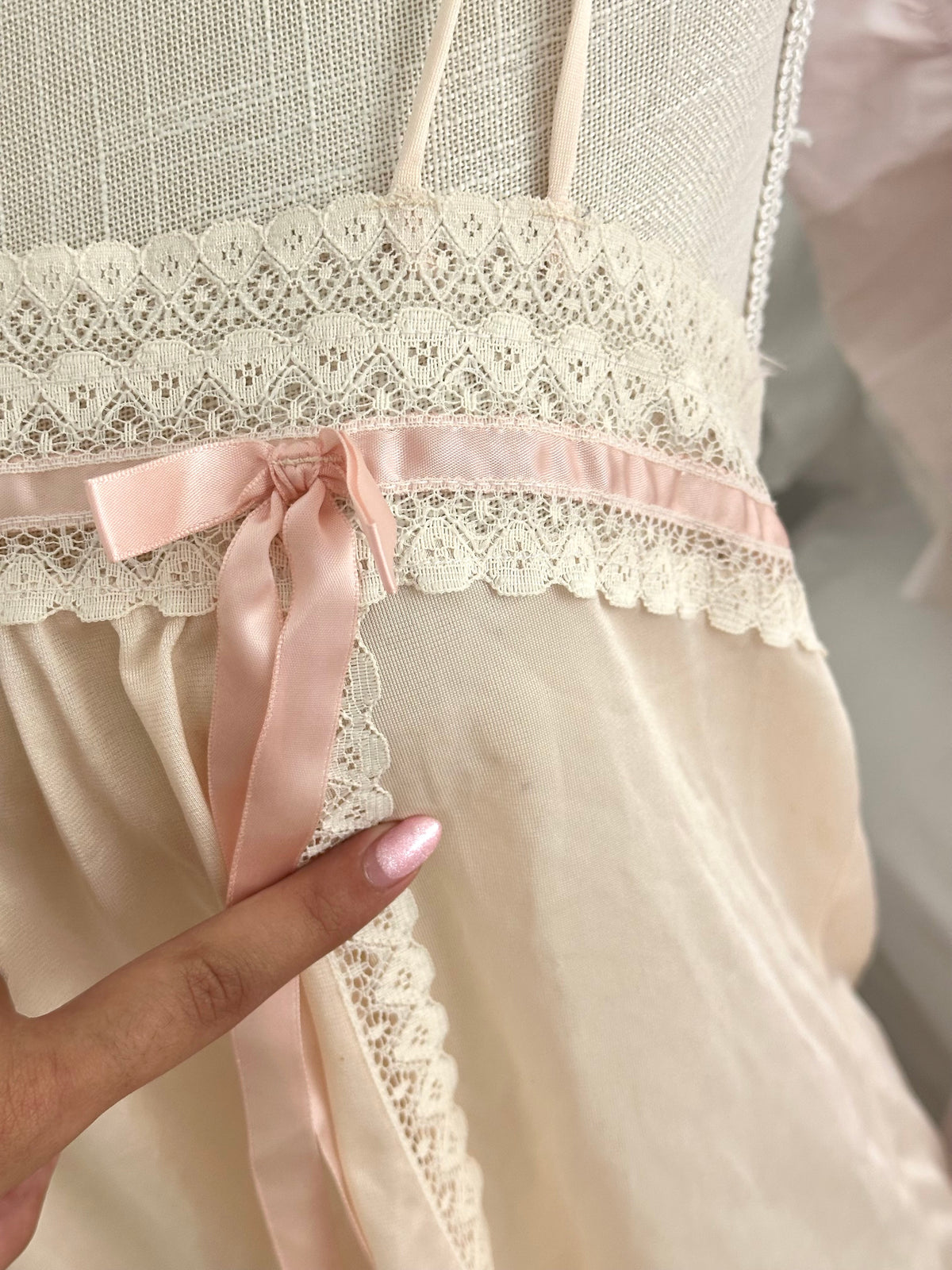 Vintage 1970s cream Nylon Lace Slip Dress Size: L