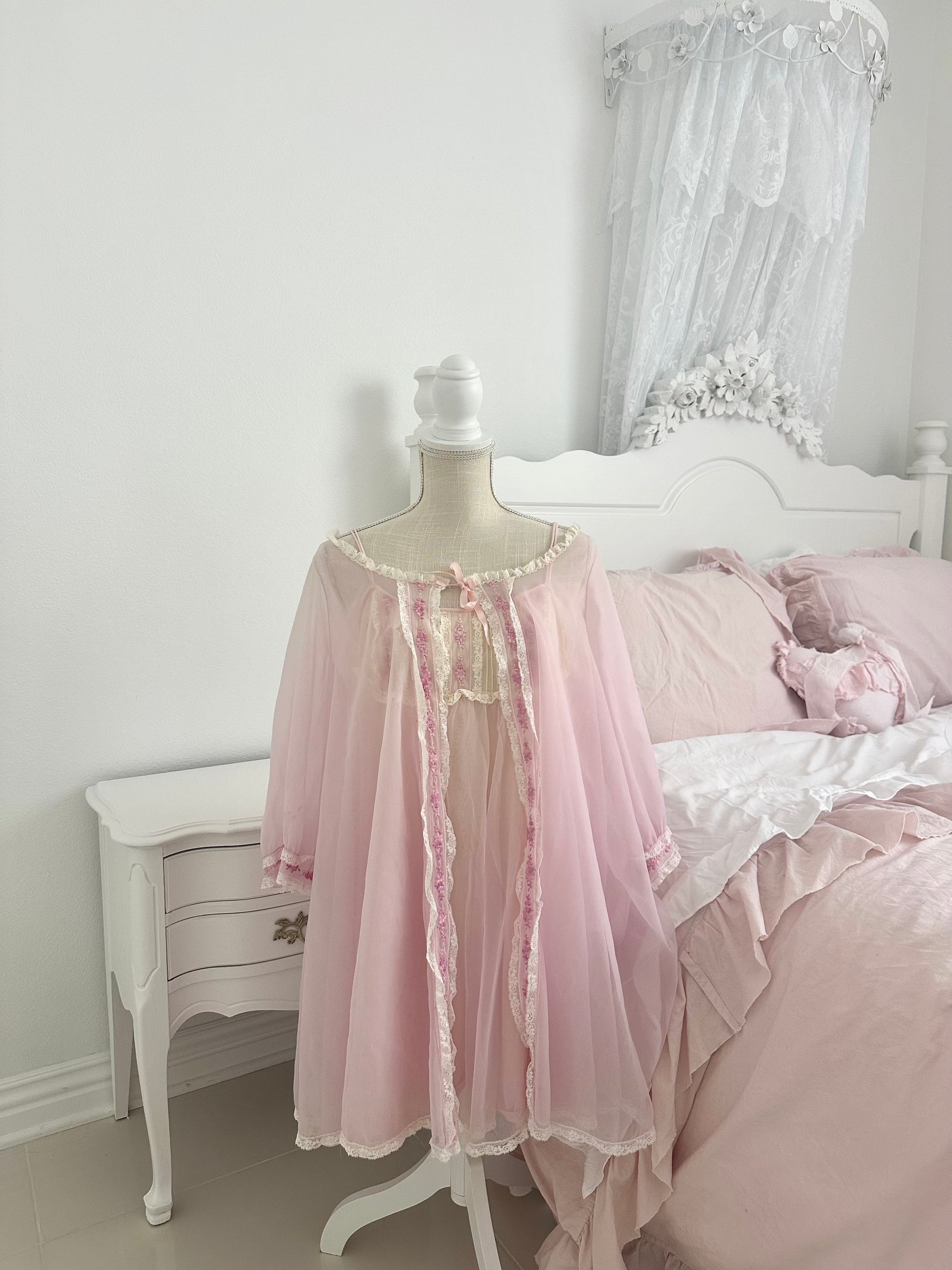 Authentic 1950s Pink Nylon Floral Nightgown & Matching Robe Set Size: S