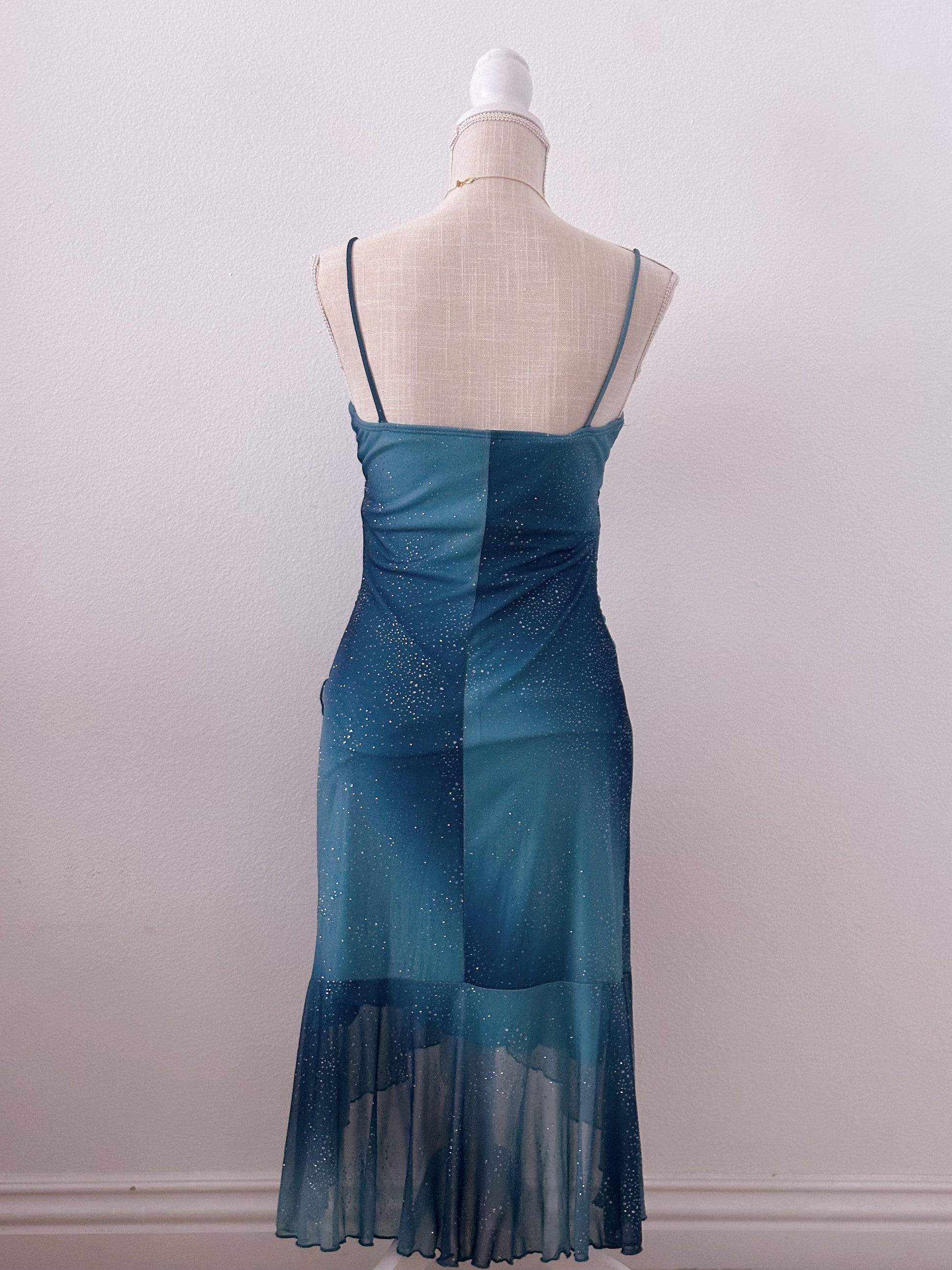 Vintage Sparkly blue taboo formal dress size: M – Angelic Splash Vintage Sparkly blue taboo formal dress size: M – Angelic Splash