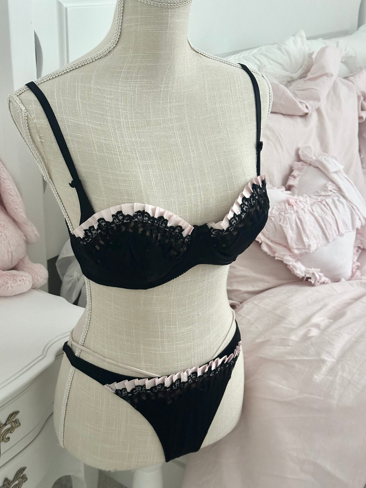 Vintage 2005 Victoria’s Secret Sexy Little Things Black & Pink Lingerie Set 34C / M