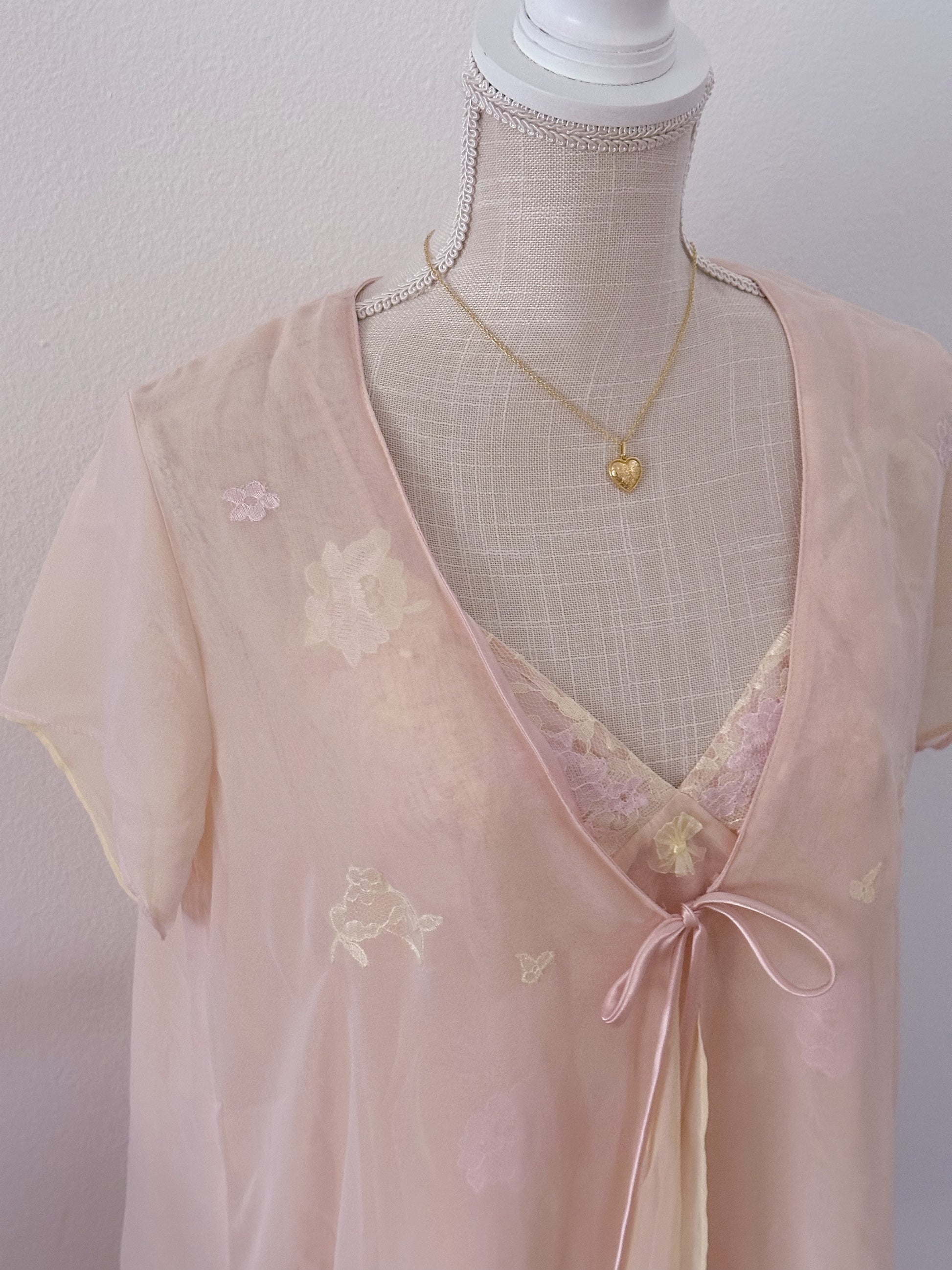Vintage 1990s Victoria's Secret shabby chic babydoll and robe set size: S/M