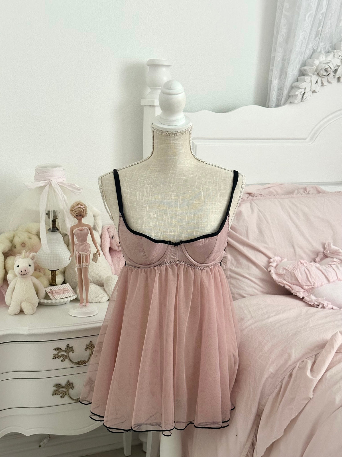 Vintage 2009 Victoria’s Secret Vampire Diaries Dusty Pink & Black Babydoll Top Size: 34B