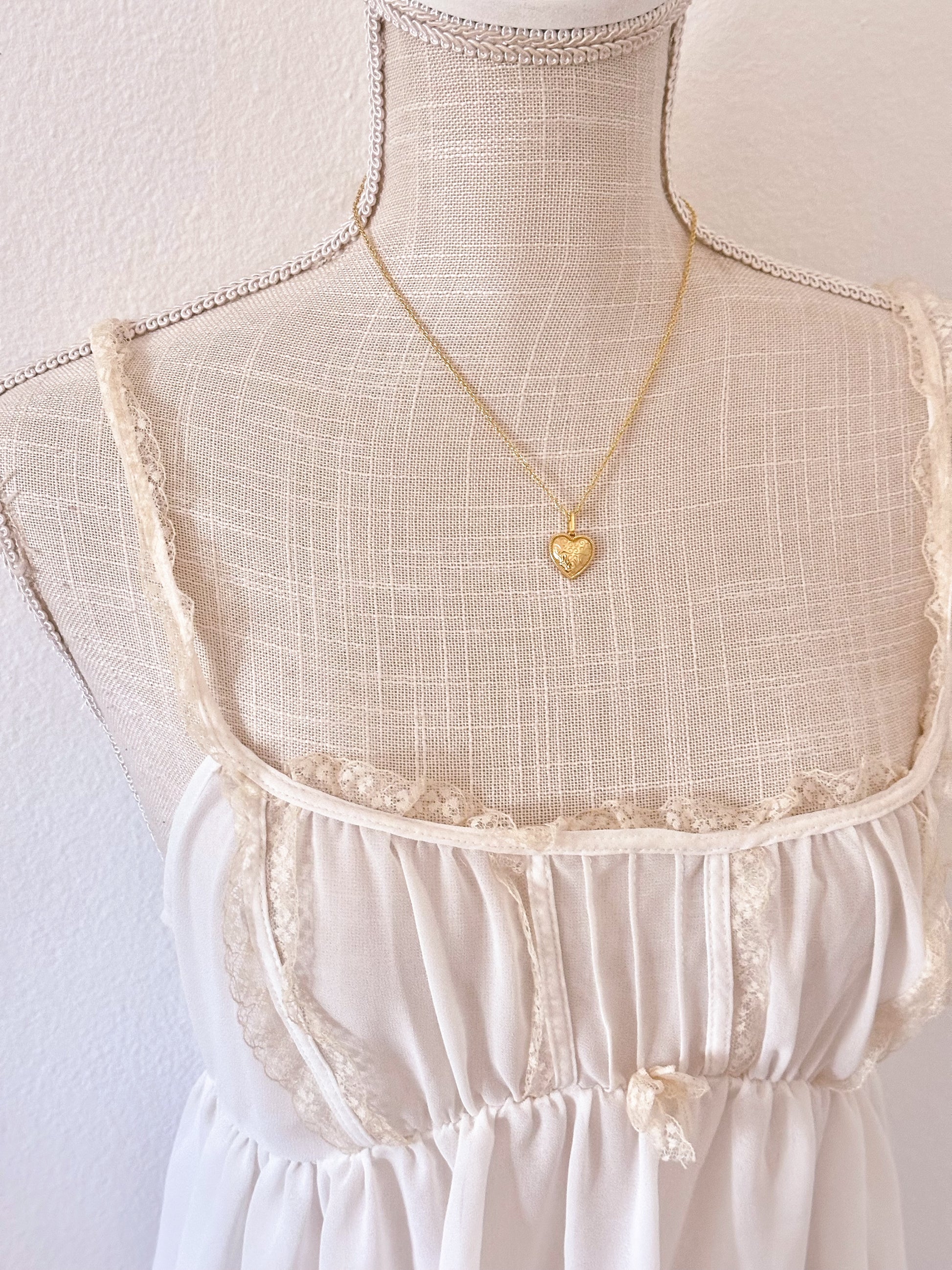 Vintage 2012 Victoria’s Secret White Milkmaid Babydoll Top Size: M
