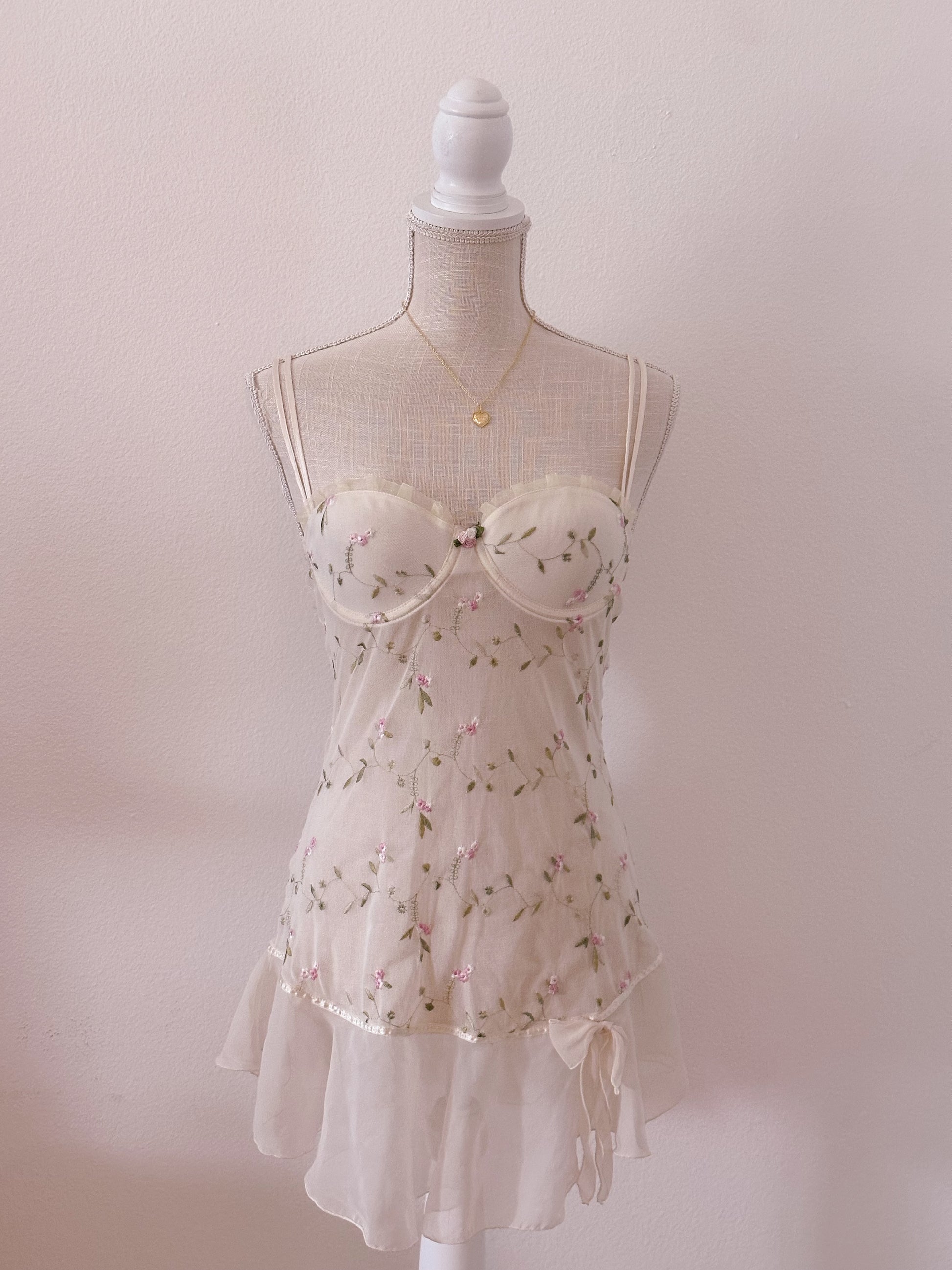 Vintage cream/white floral babydoll slip dress