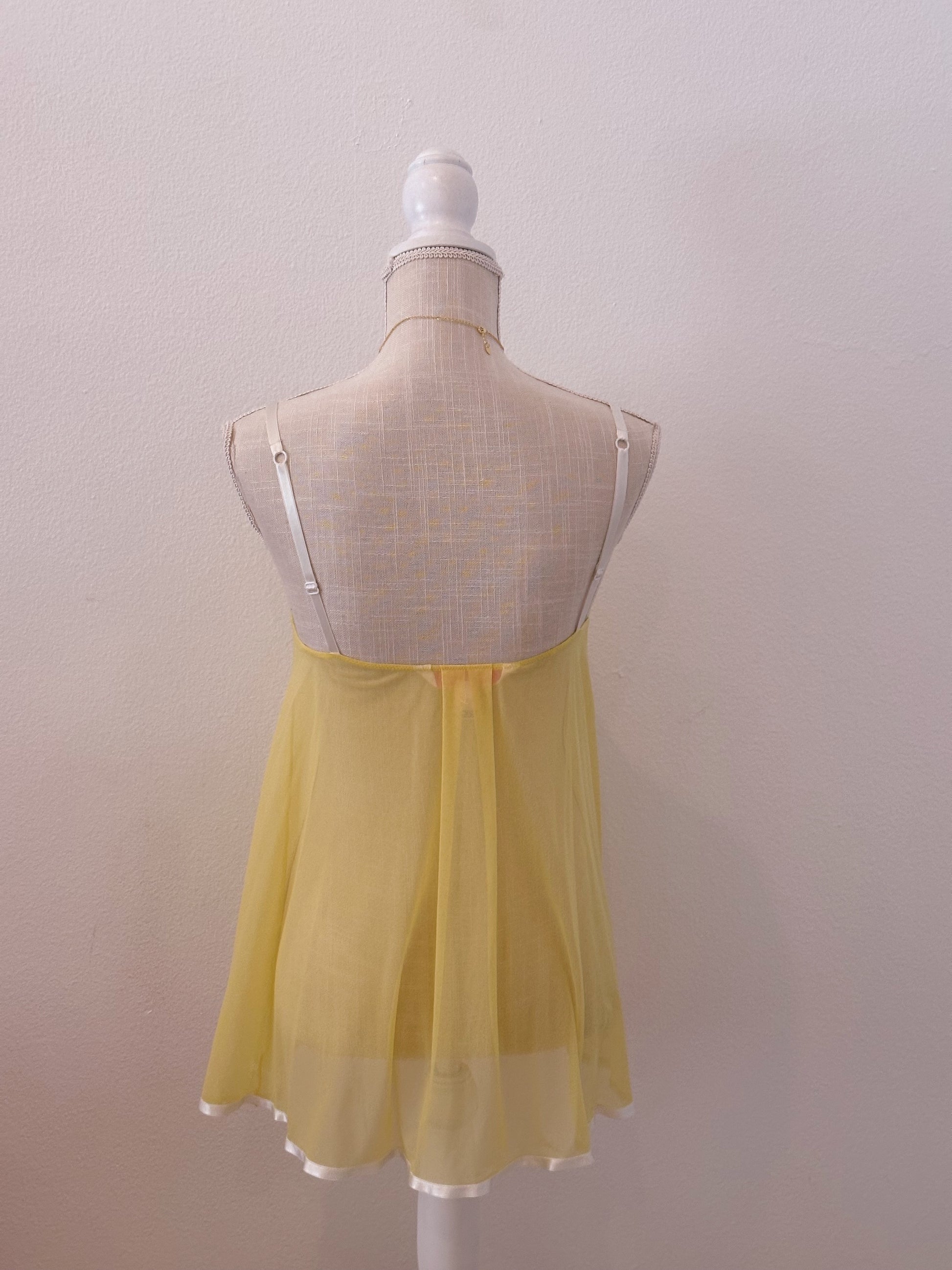 Vintage yellow Sabrina Carpenter Victoria's Secret babydoll slip dress size: M