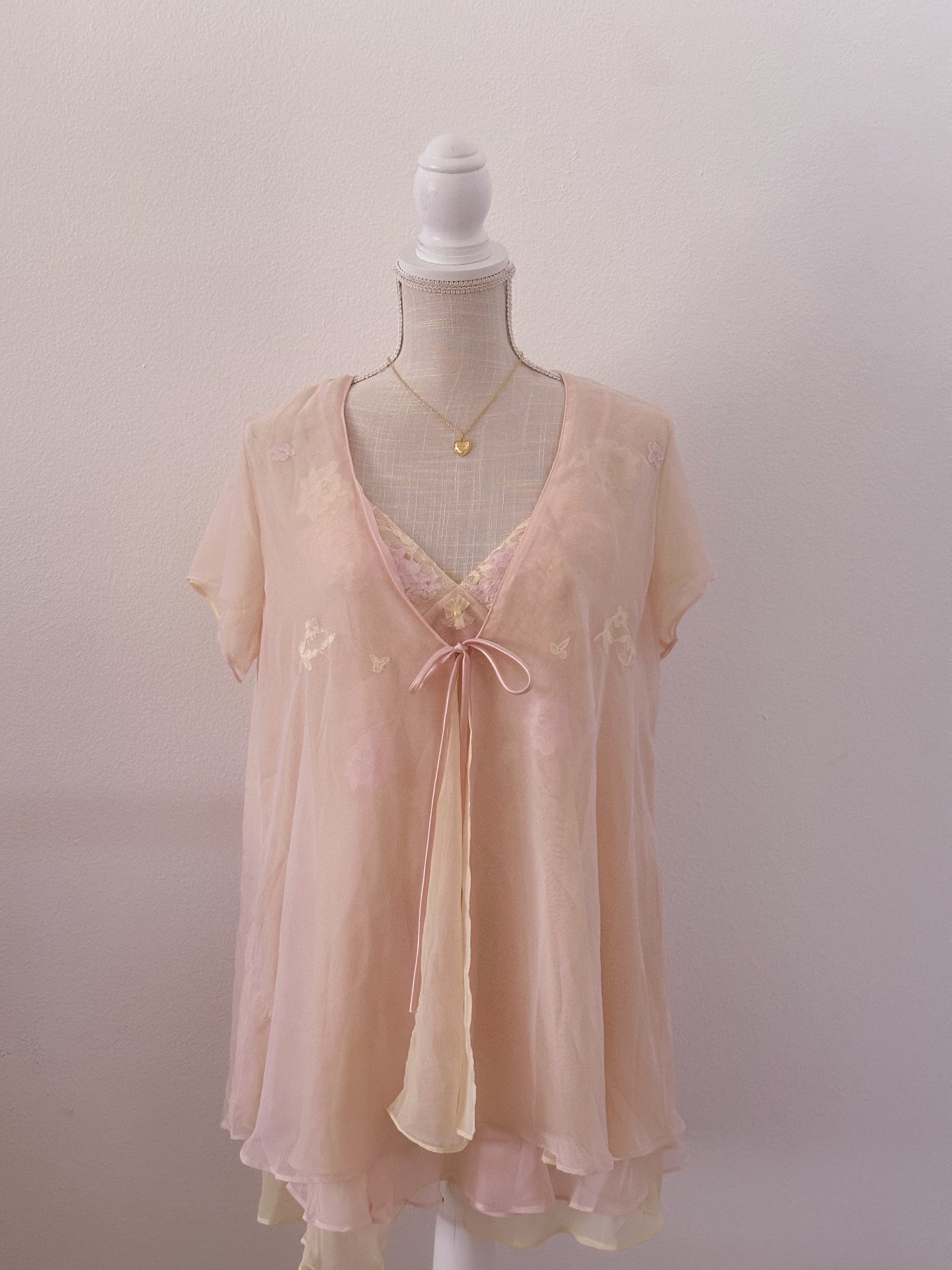 Vintage 1990s Victoria's Secret shabby chic babydoll and robe set size: S/M