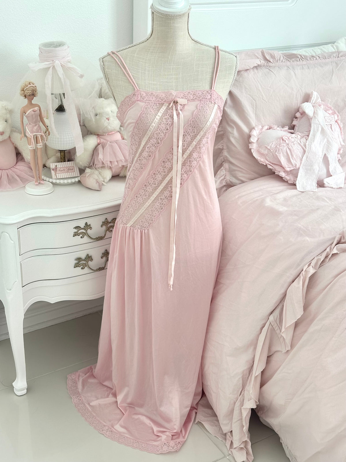Vintage Gilead 1970s Pink Lace Ribbon Maxi Nightgown Petite/ S