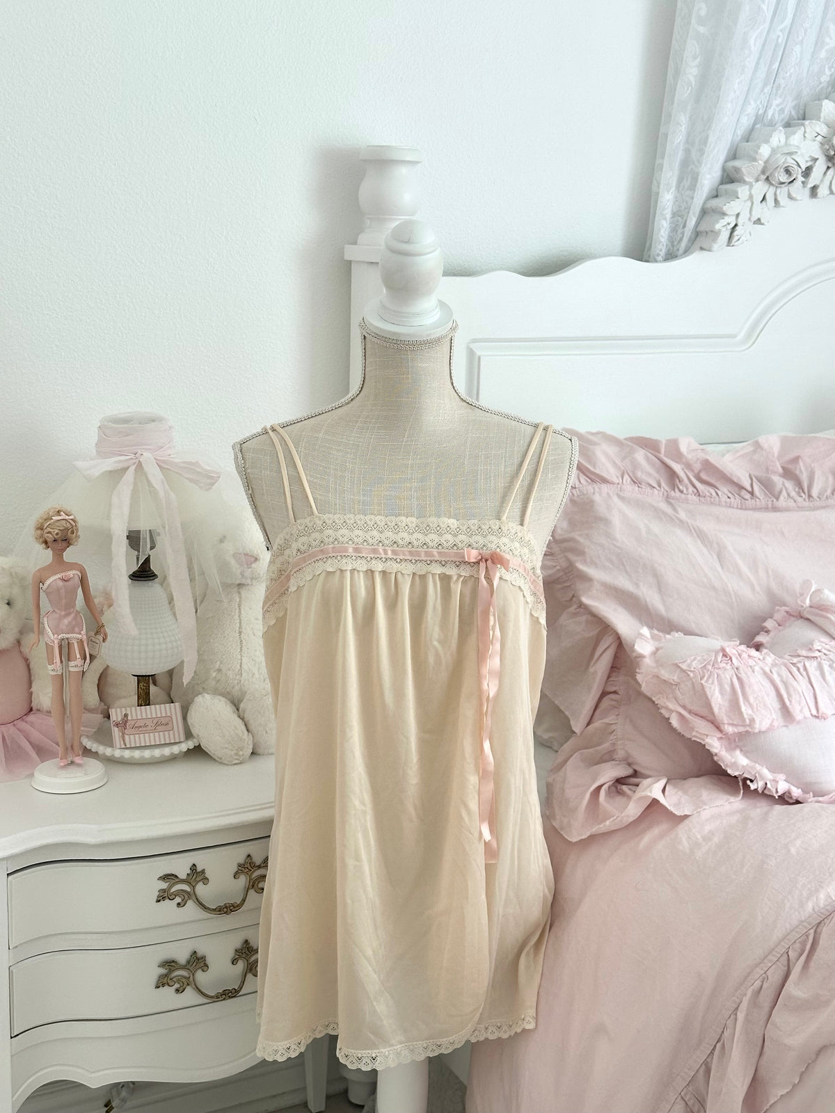 Vintage 1970s cream Nylon Lace Slip Dress Size: L