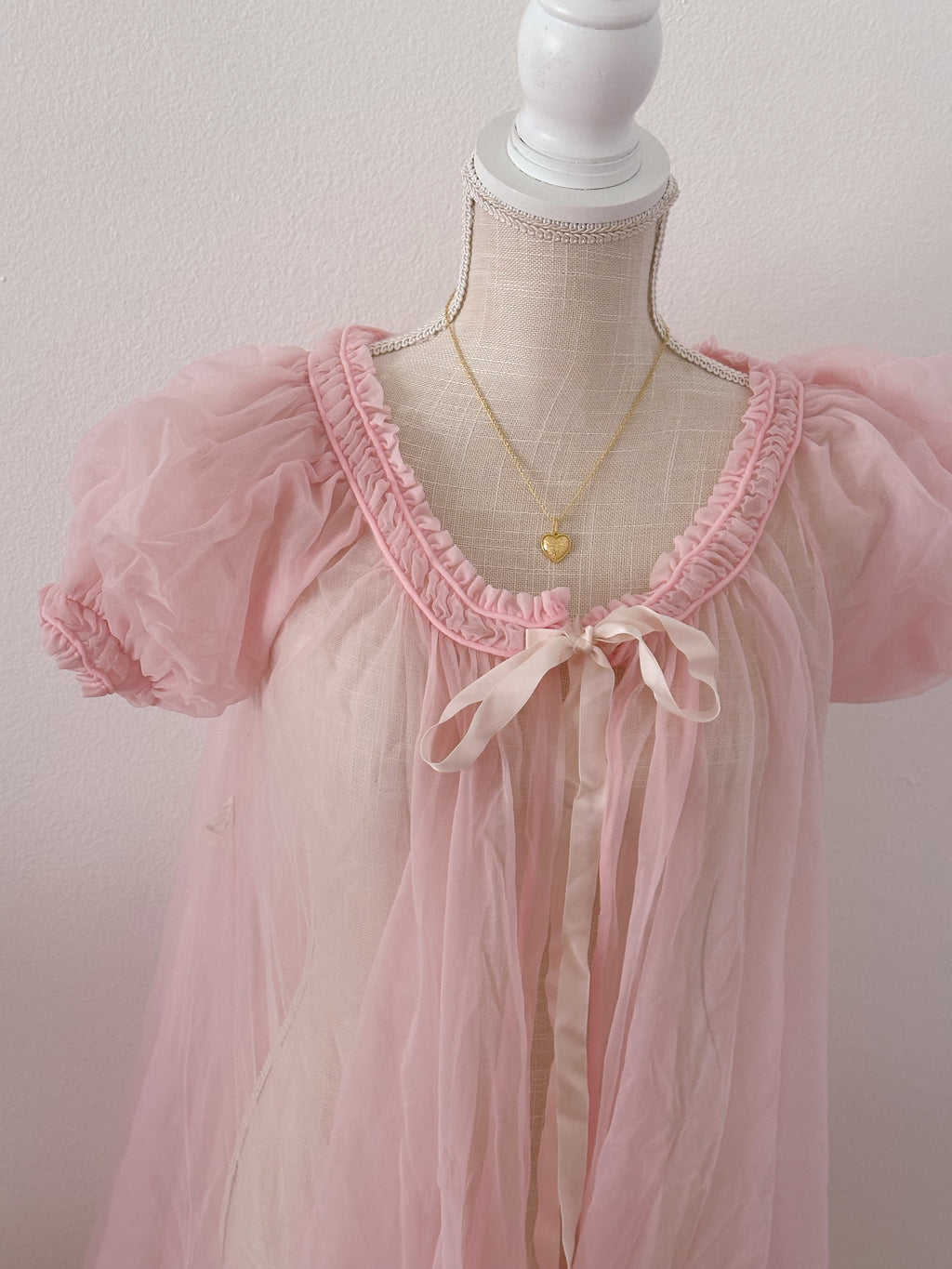 Vintage 1950s peignoir robe