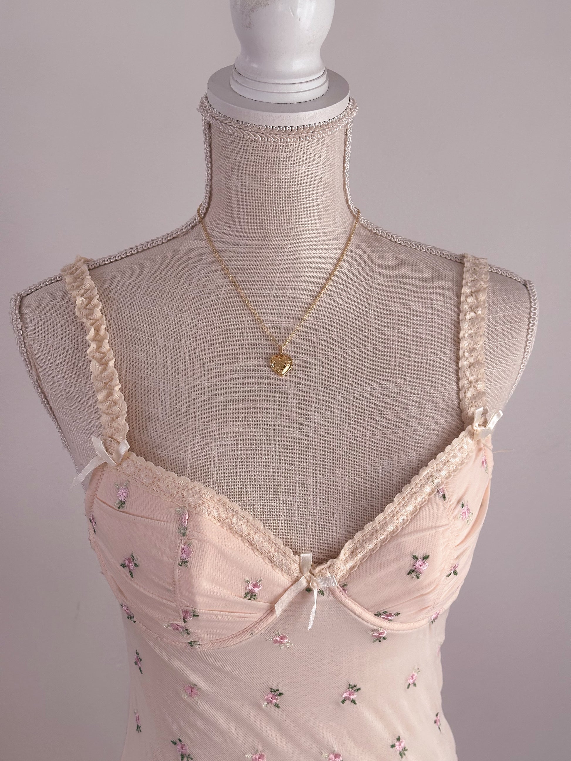 Vintage Ava Rose Cream Floral Babydoll Size: M