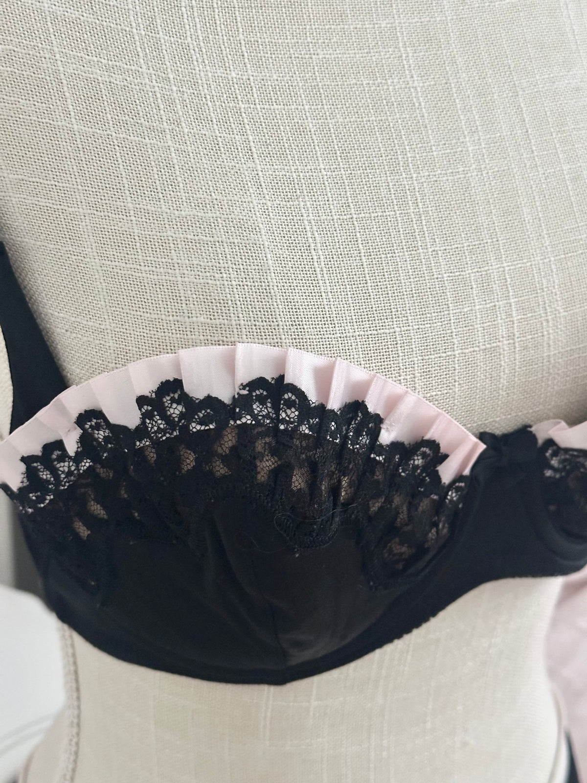 Vintage 2005 Victoria’s Secret Sexy Little Things Black & Pink Lingerie Set 34C / M