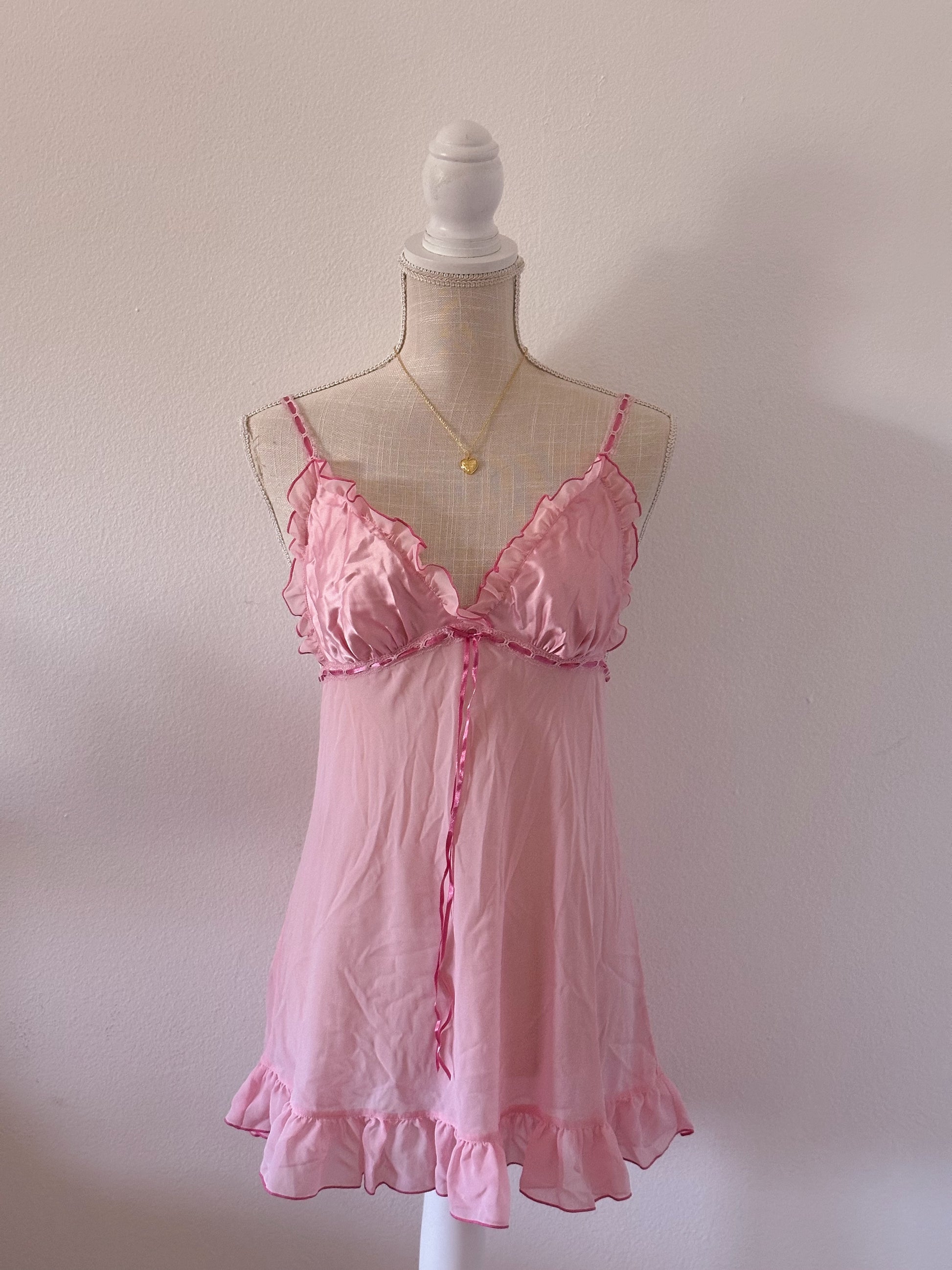 Vintage Victoria's Secret link babydoll as seen on Maggie Lindemann size: M