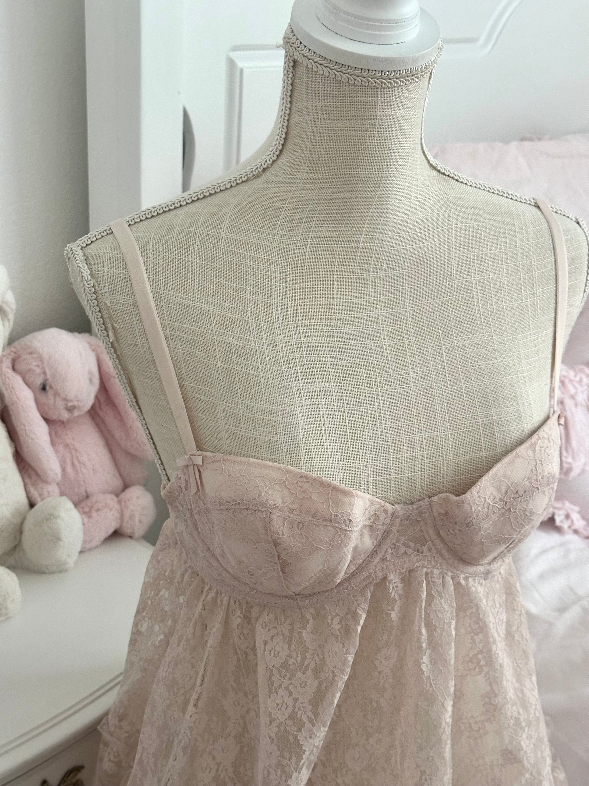 Vintage 2006 Victoria’s Secret Sexy Little Things Pink Lace Babydoll Top Size: 36B
