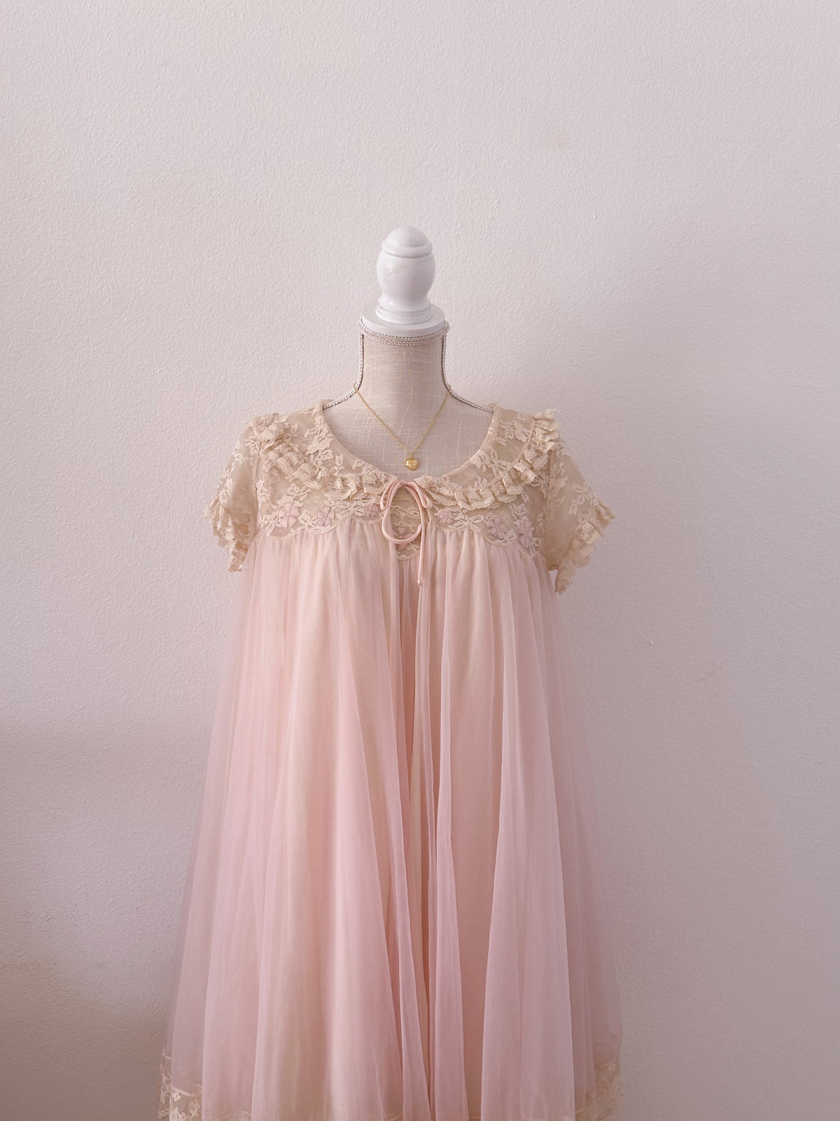 Vintage 1960s Saks Fifth Avenue peignoir pink robe and babydoll dress set size: Small