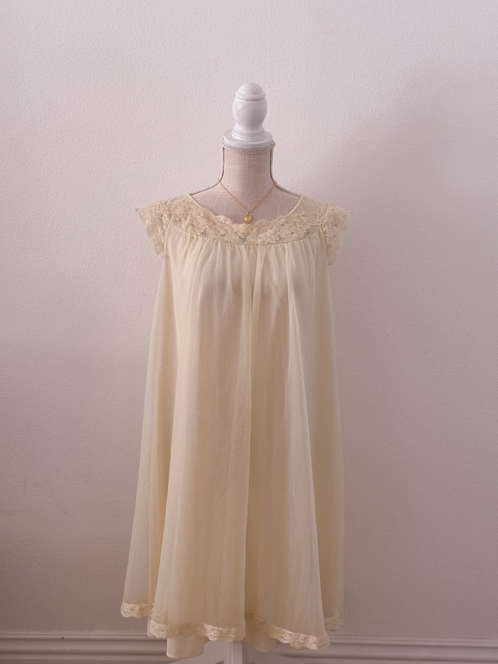 Vintage 1960s yellow peignoir nightgown slip dress size: M