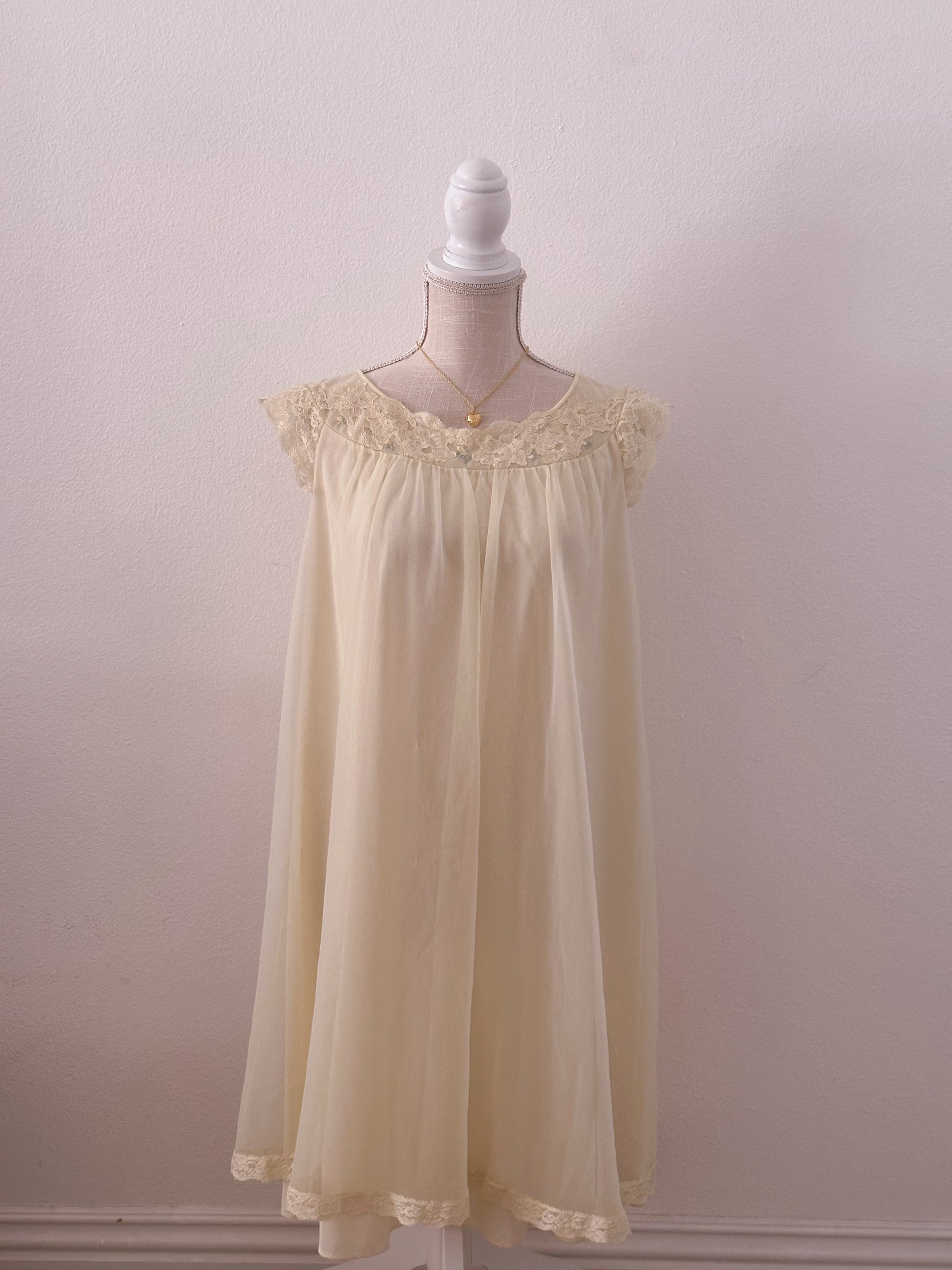 Vintage 1960s yellow peignoir nightgown slip dress size: M