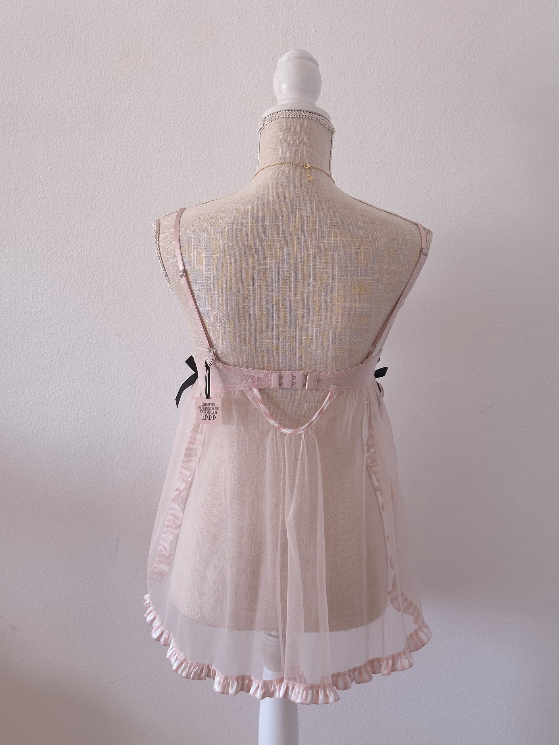 Vintage Victoria's Secret London Exclusive Angels babydoll top Size: 34 B