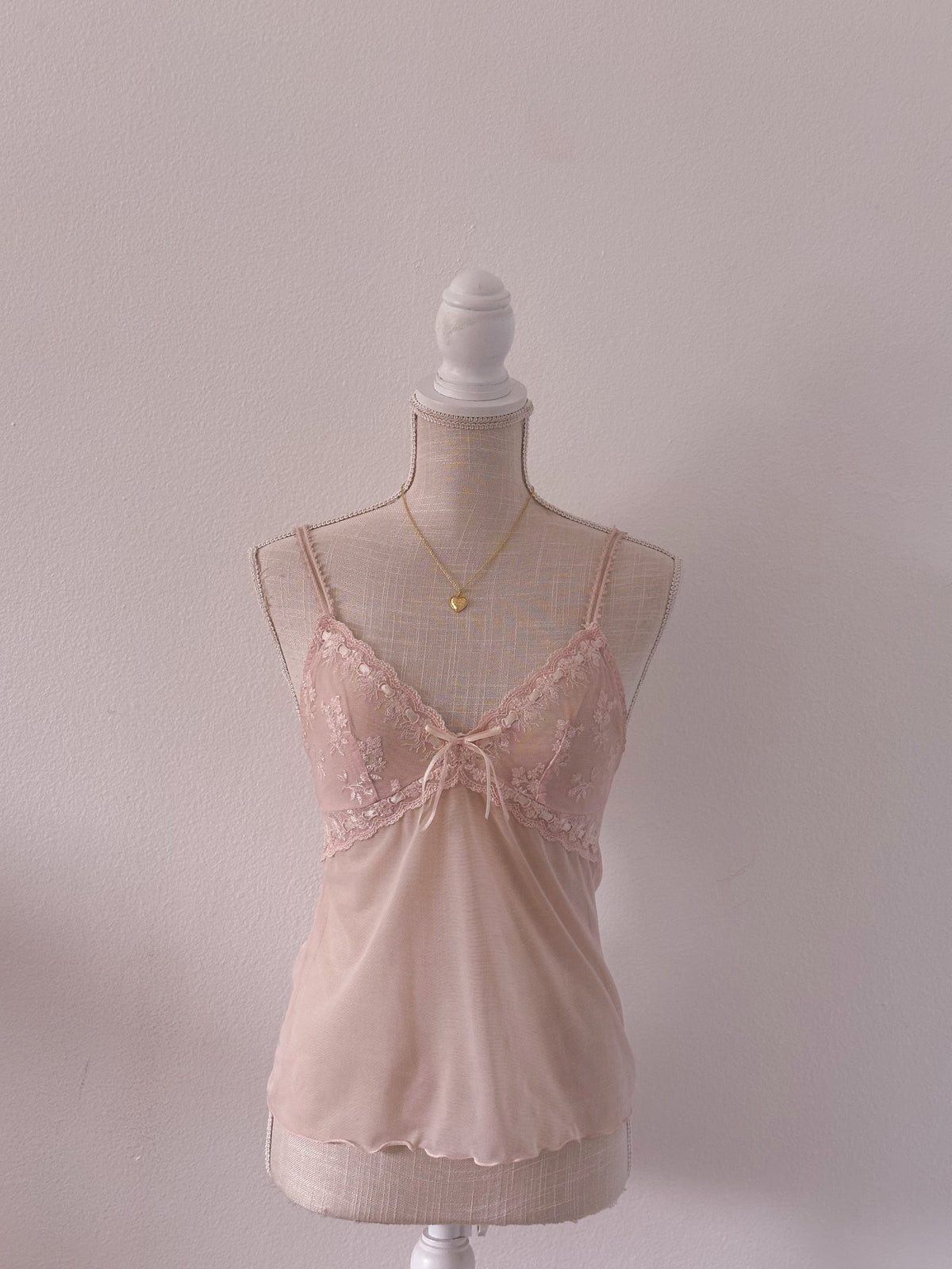 Y2K pink shabbychic lace cami top Size: S